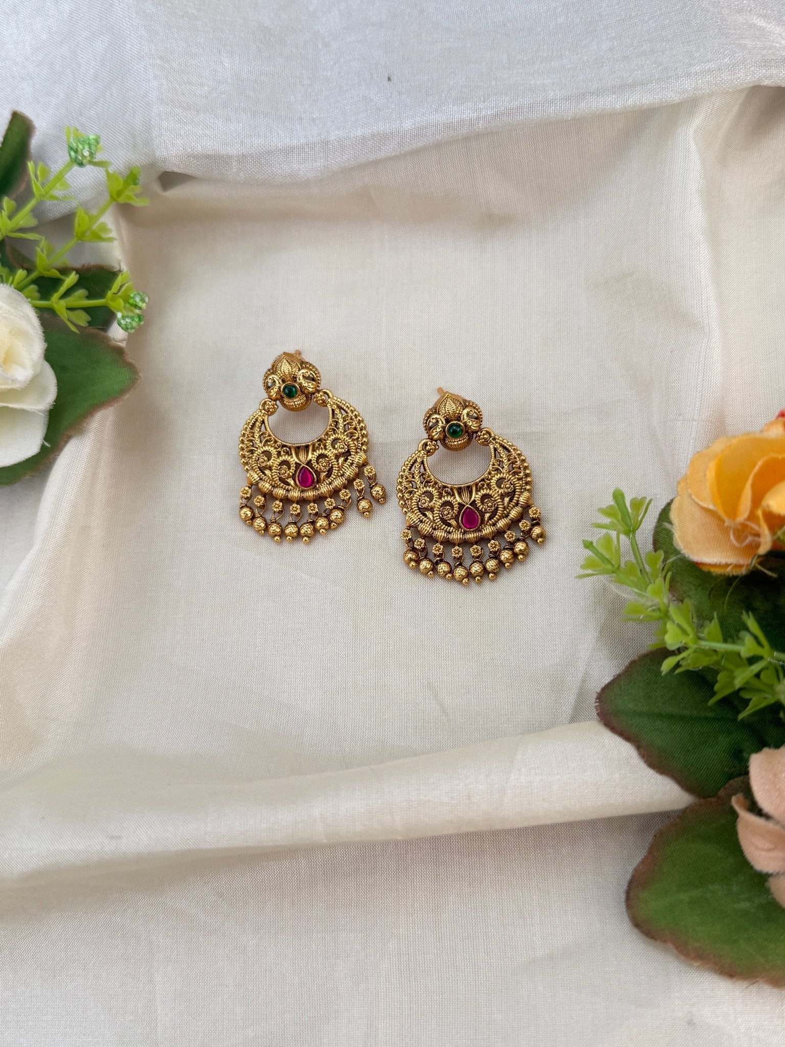 Royal Antique Earrings 1008 - Mahilas