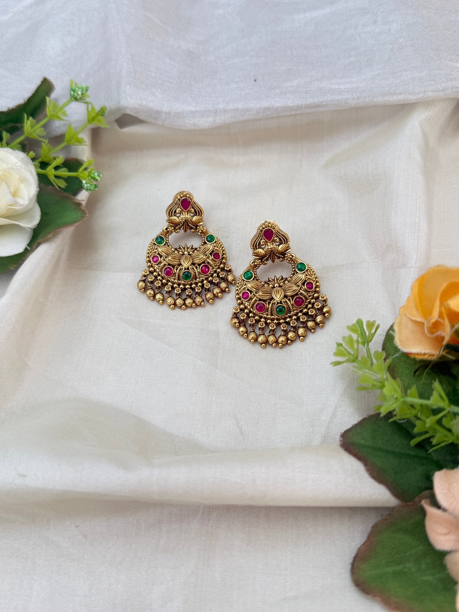 Royal Antique Earrings 1013 - Mahilas