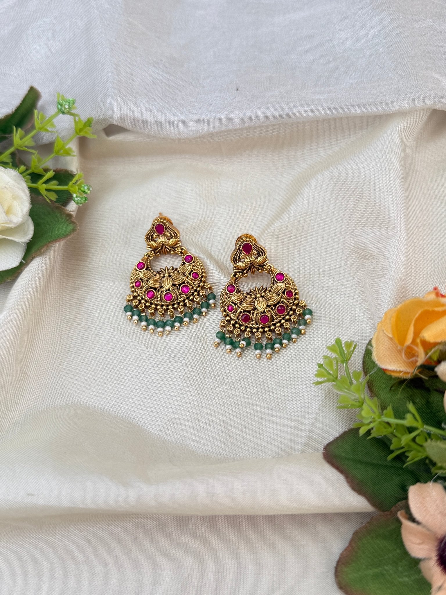 Royal Antique Earrings 1016 - Mahilas