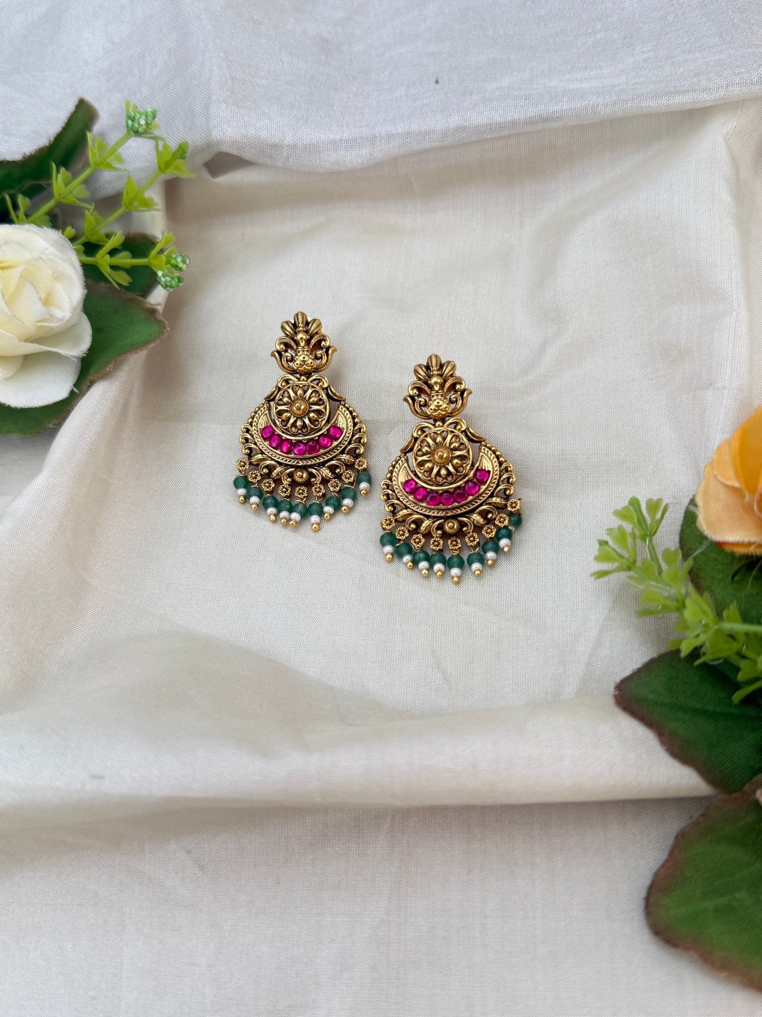 Royal Antique Earrings 1017 - Mahilas