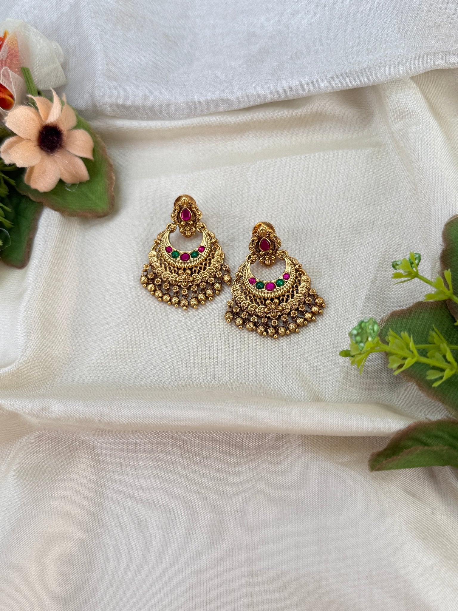 Royal Antique Earrings 1025 - Mahilas