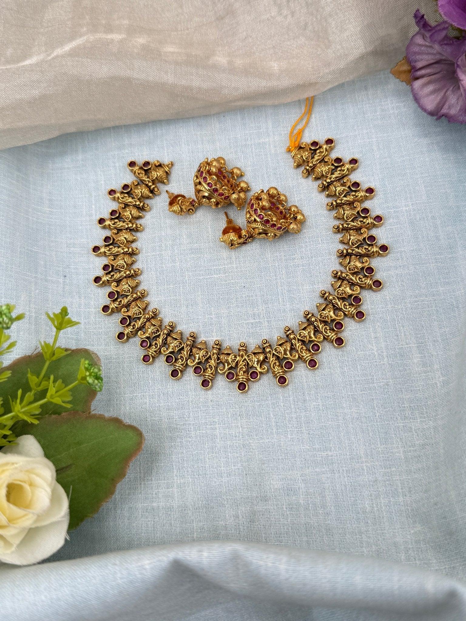 Royal Antique Elephant Short Necklace Set 0195 - Mahilas