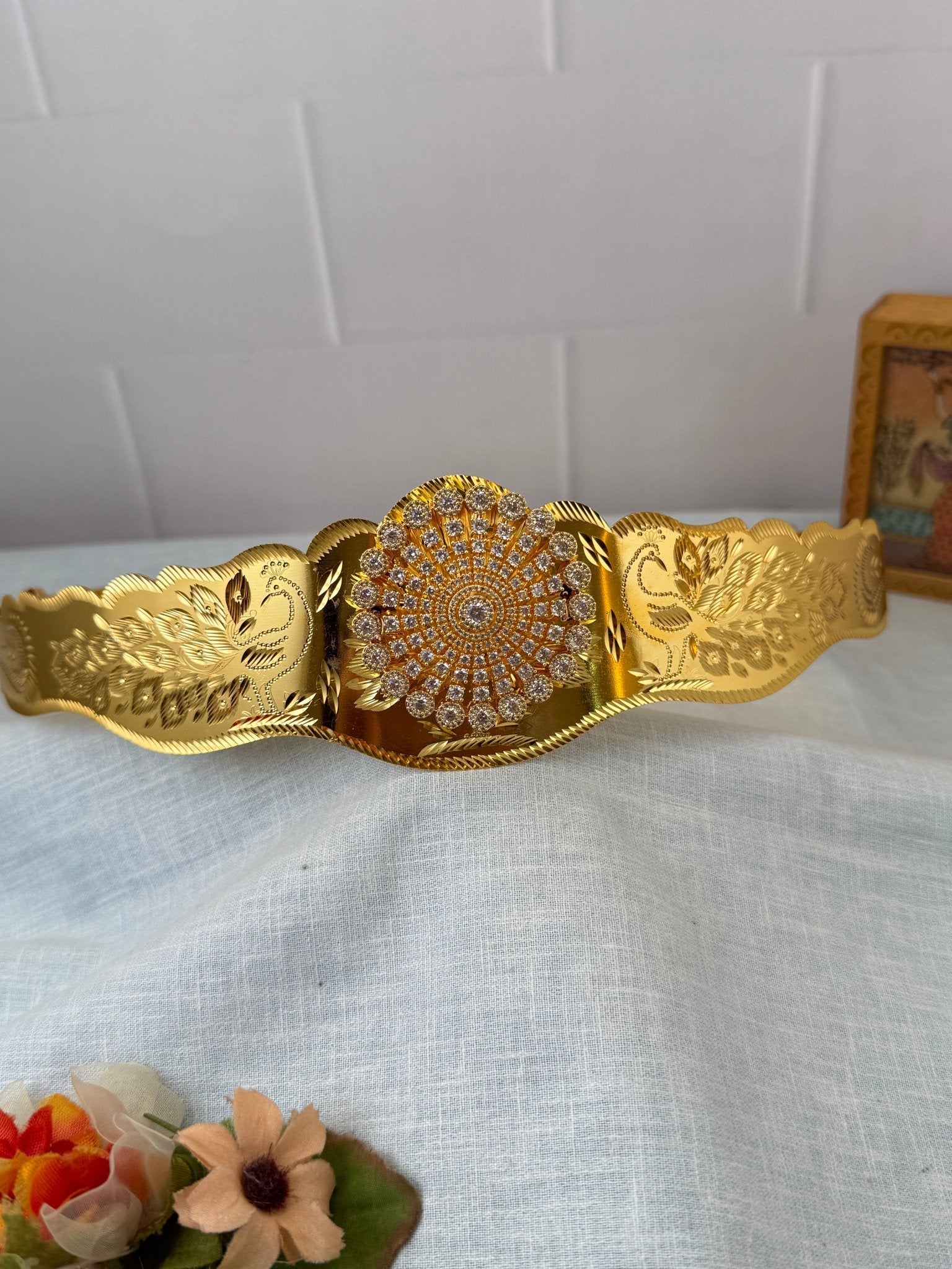 Royal Antique Embossed Word Vaddanam Kamarbandh 8114 - Mahilas