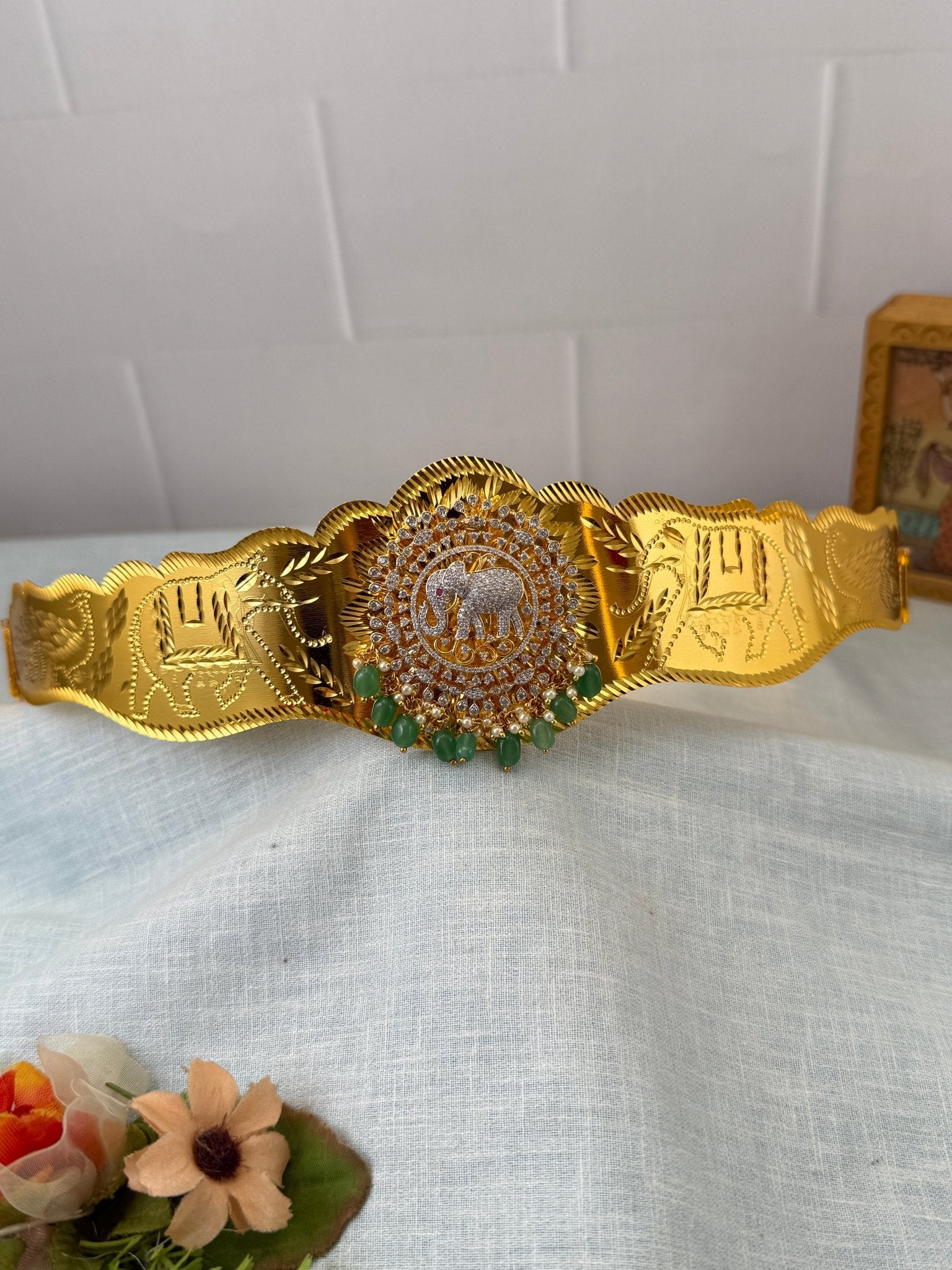 Royal Antique Embossed Word Vaddanam Kamarbandh 8115 - Mahilas