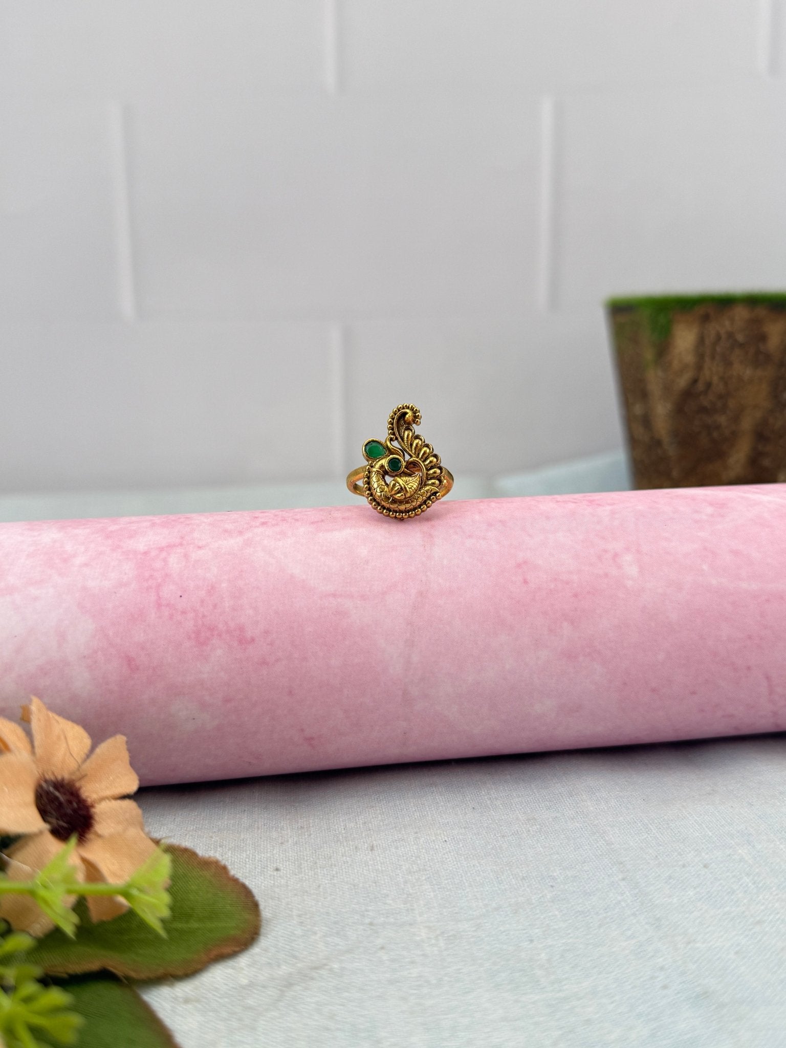 Royal Antique Finger Ring 462 - Mahilas
