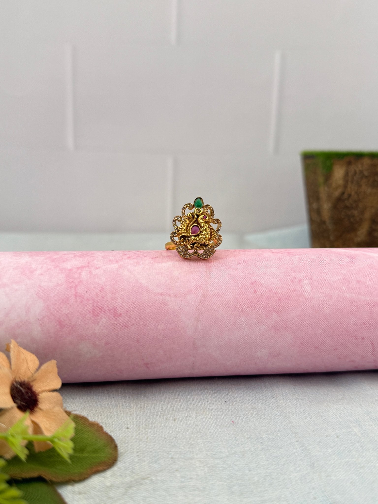 Royal Antique Finger Ring 465 - Mahilas