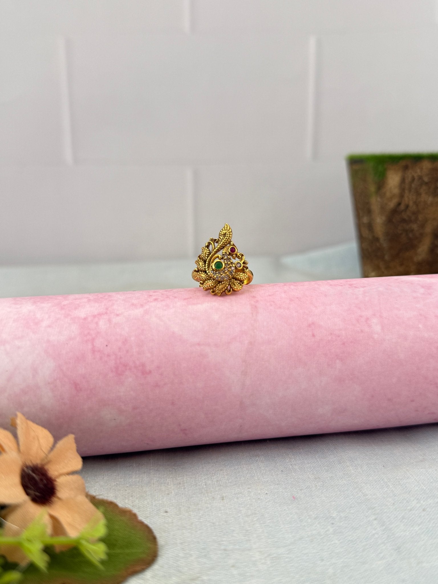 Royal Antique Finger Ring 466 - Mahilas