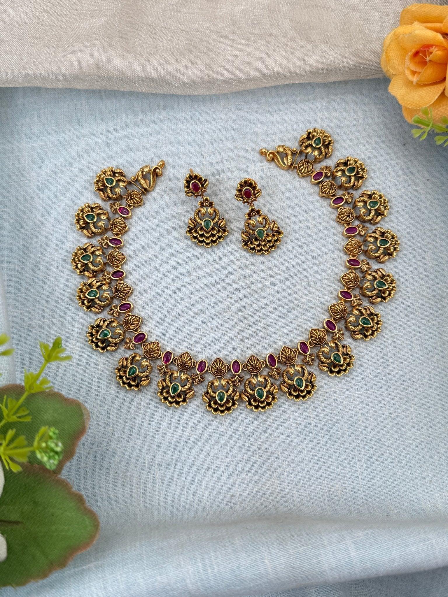 Royal Antique Flower Peacock Short Necklace Set 0133 - Mahilas