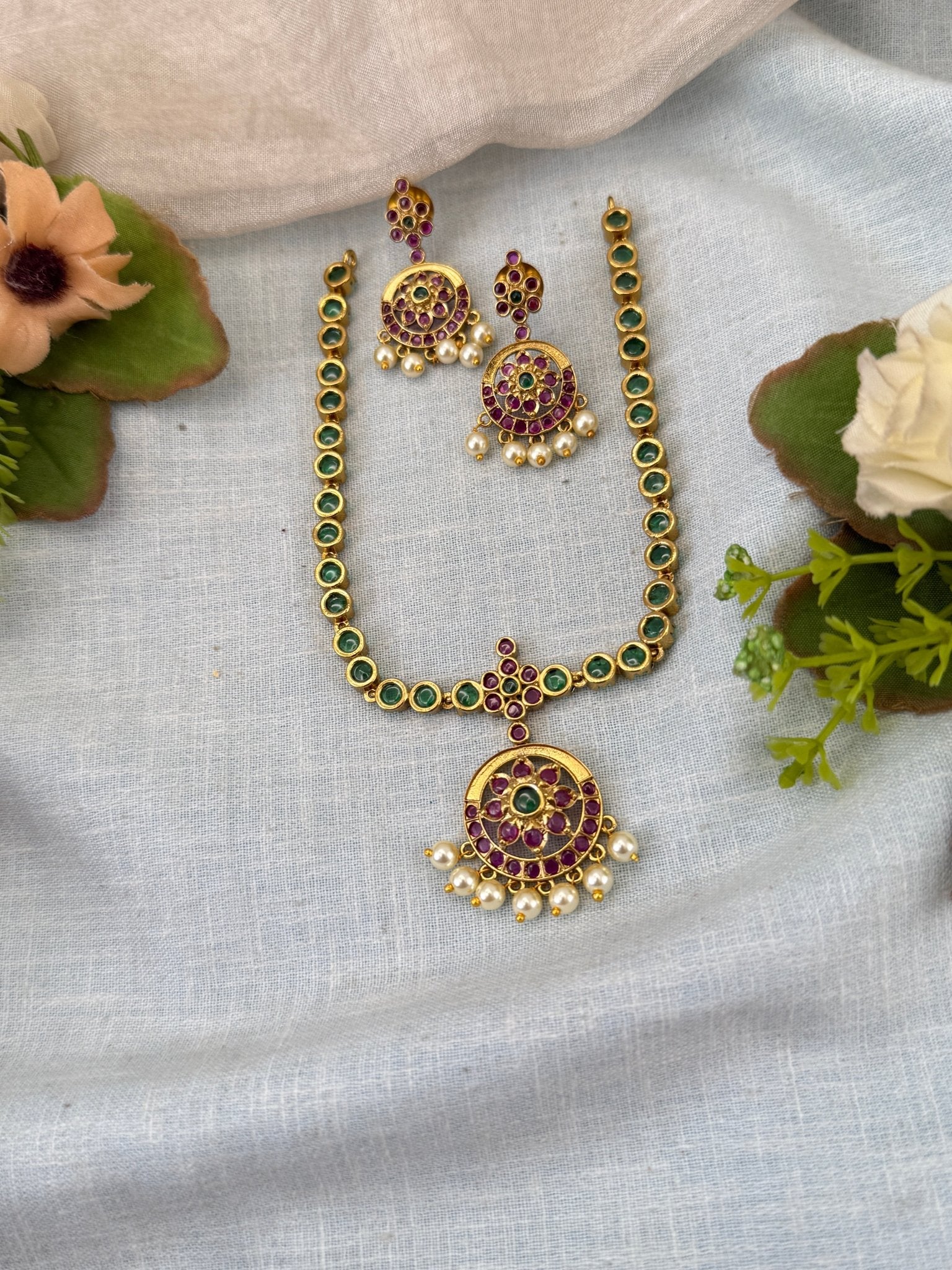 Royal Antique Gold Like Short Necklace Set 0960 - Mahilas