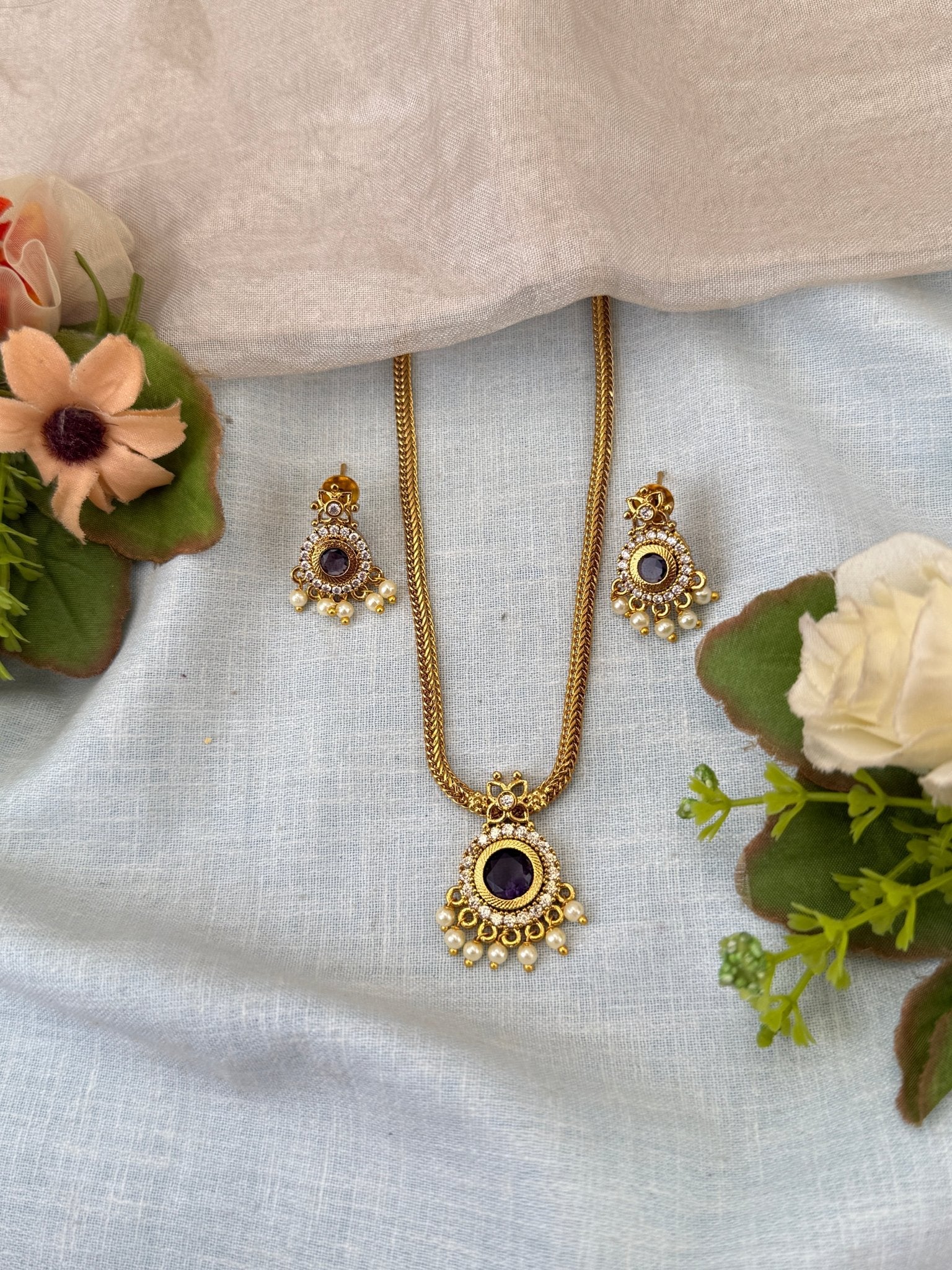 Royal Antique Gold Like Short Necklace Set 0968 - Mahilas