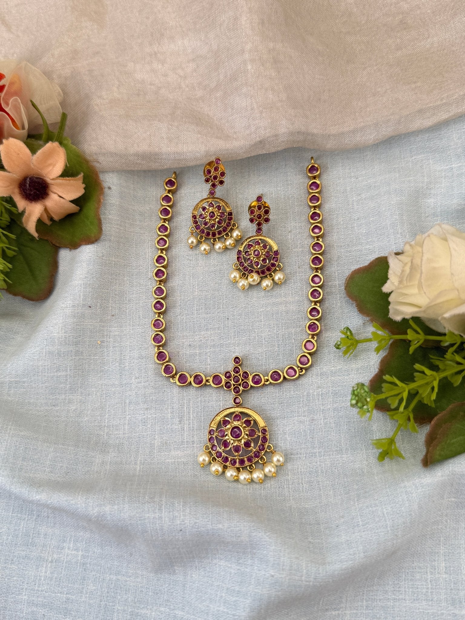 Royal Antique Gold Like Short Necklace Set 0969 - Mahilas