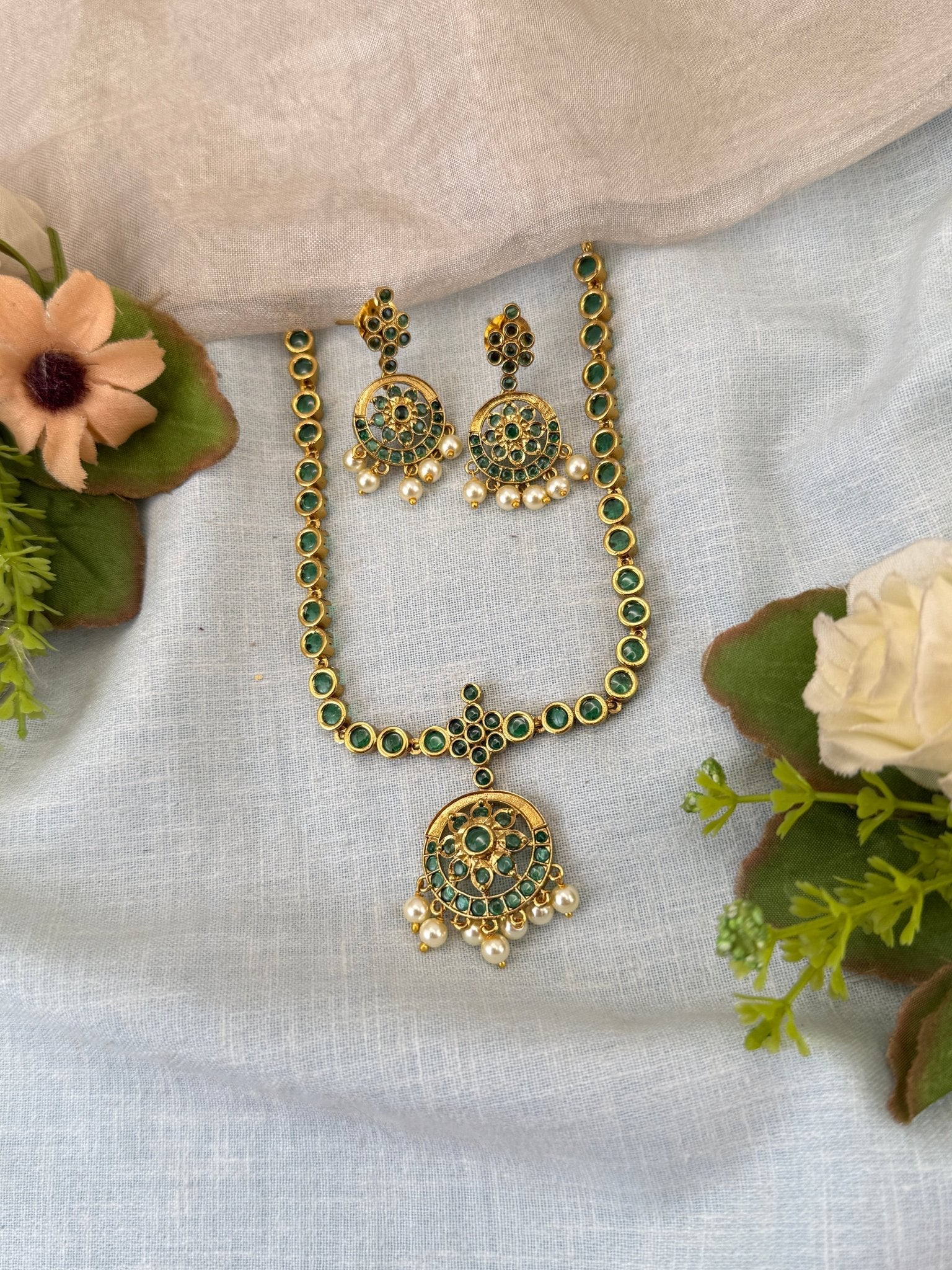 Royal Antique Gold Like Short Necklace Set 0972 - Mahilas