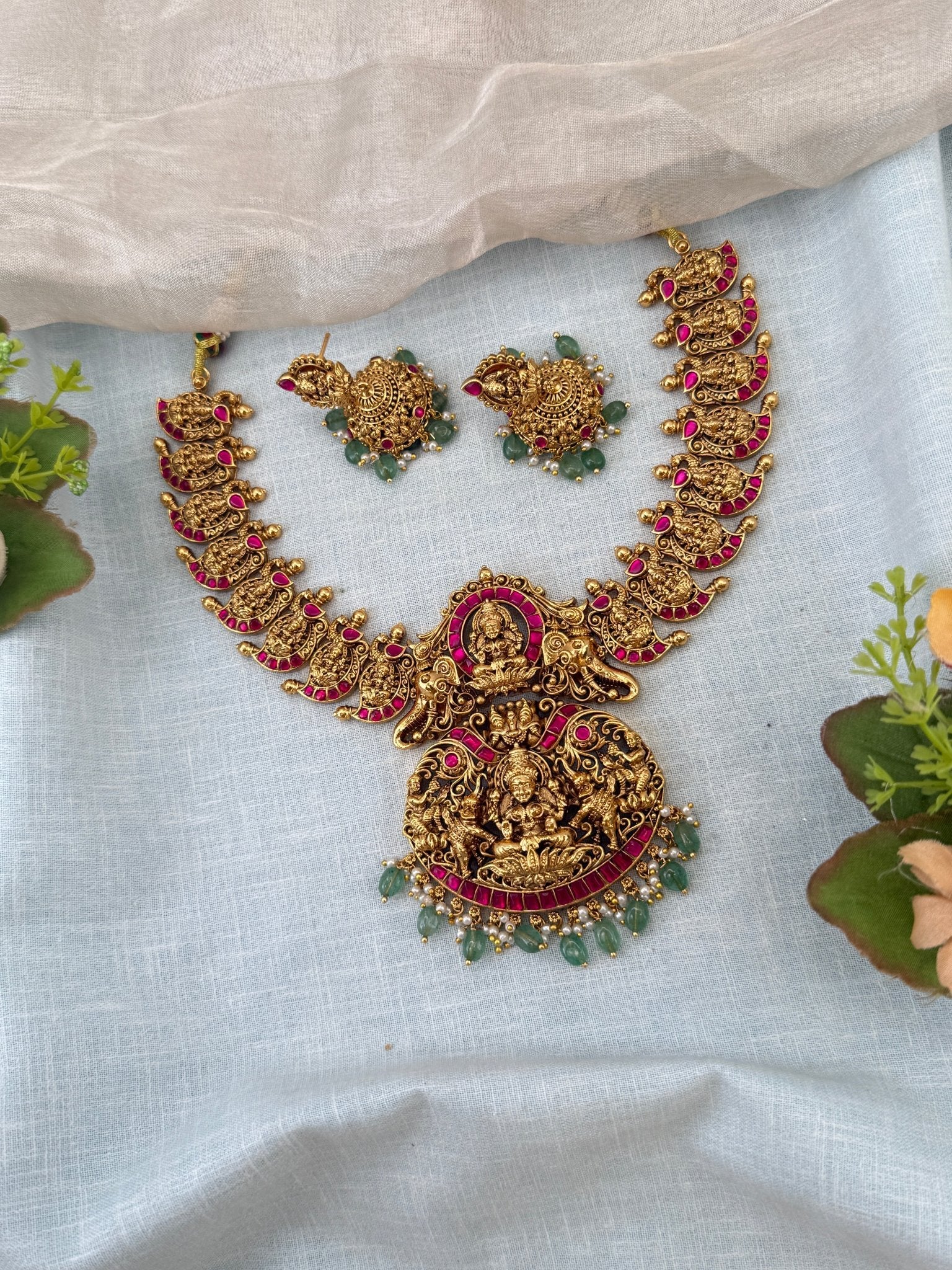 Royal Antique Jadau Grand Short Necklace Set 1156 - Mahilas