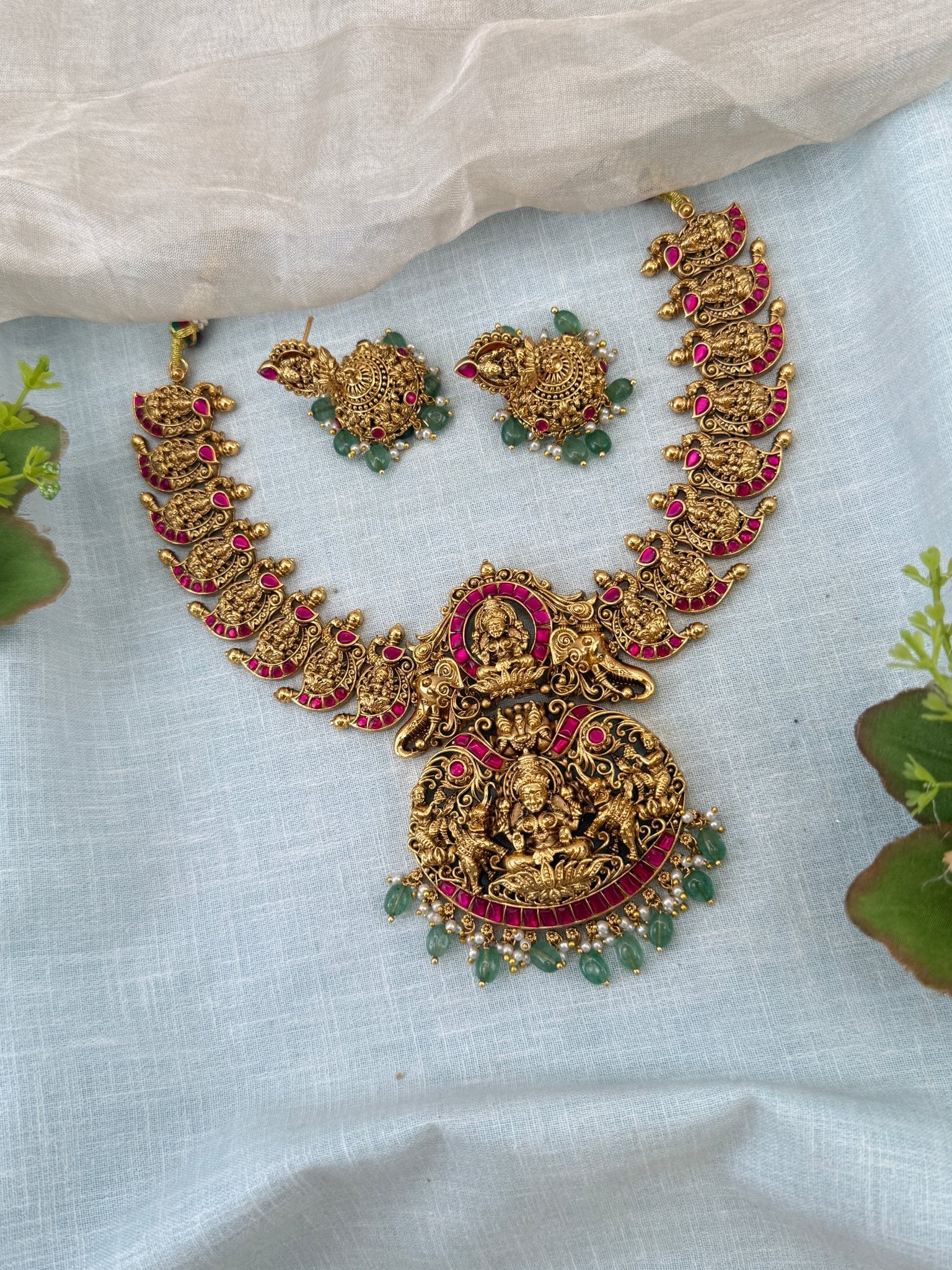 Royal Antique Jadau Grand Short Necklace Set 1156 - Mahilas