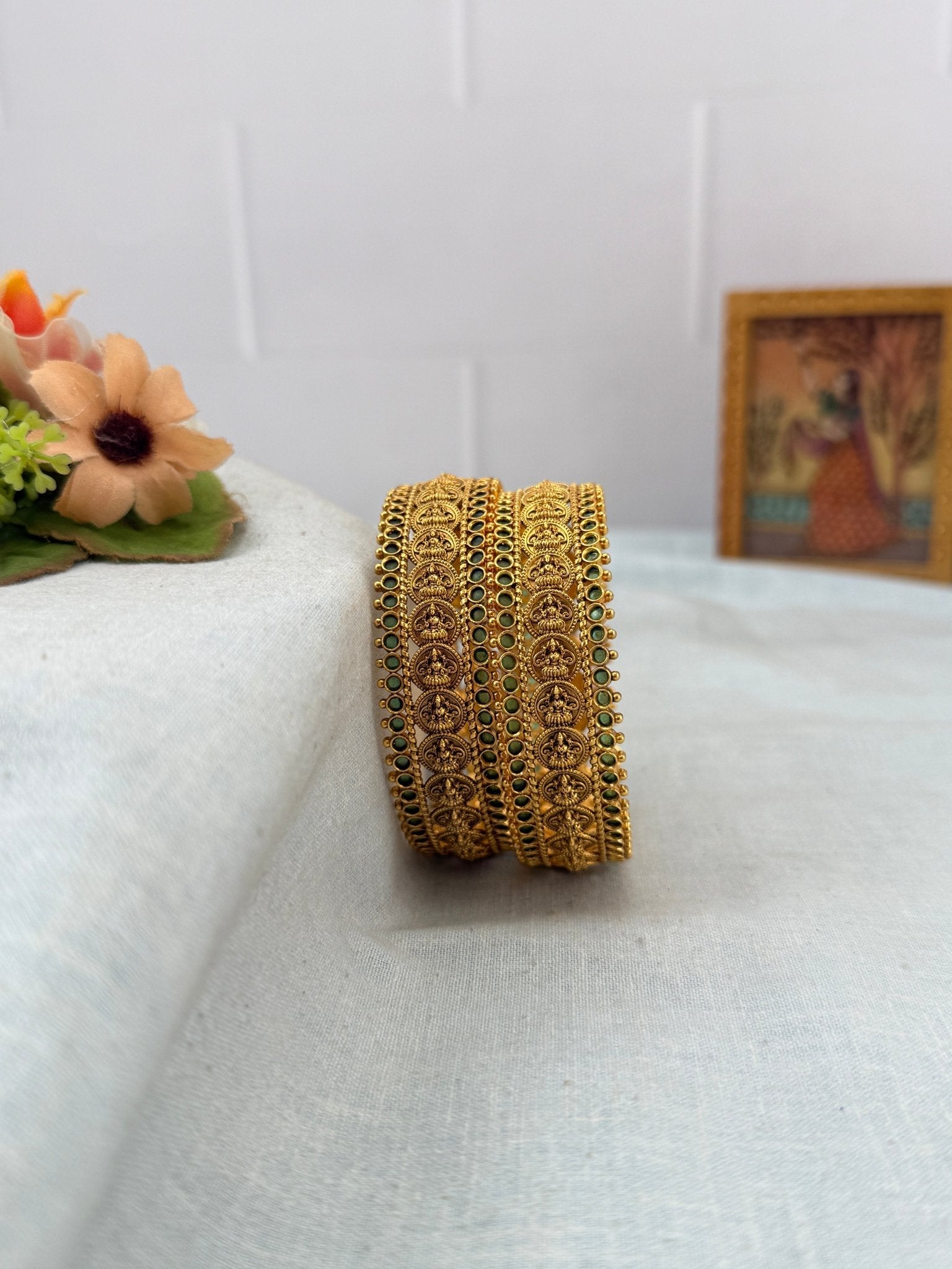 Royal Antique Kaasu Bangles 7182 - Mahilas