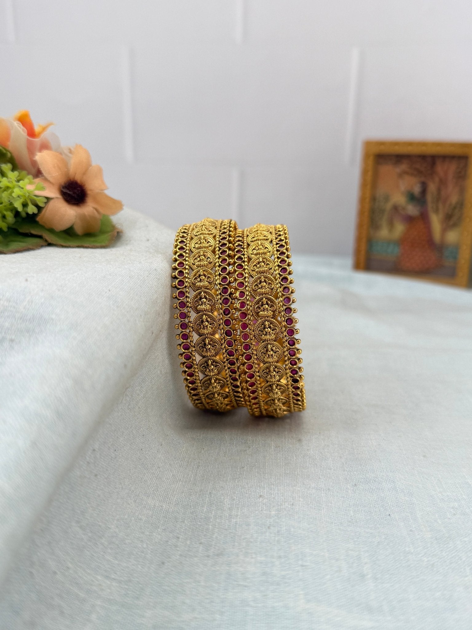 Royal Antique Kaasu Bangles 7183 - Mahilas