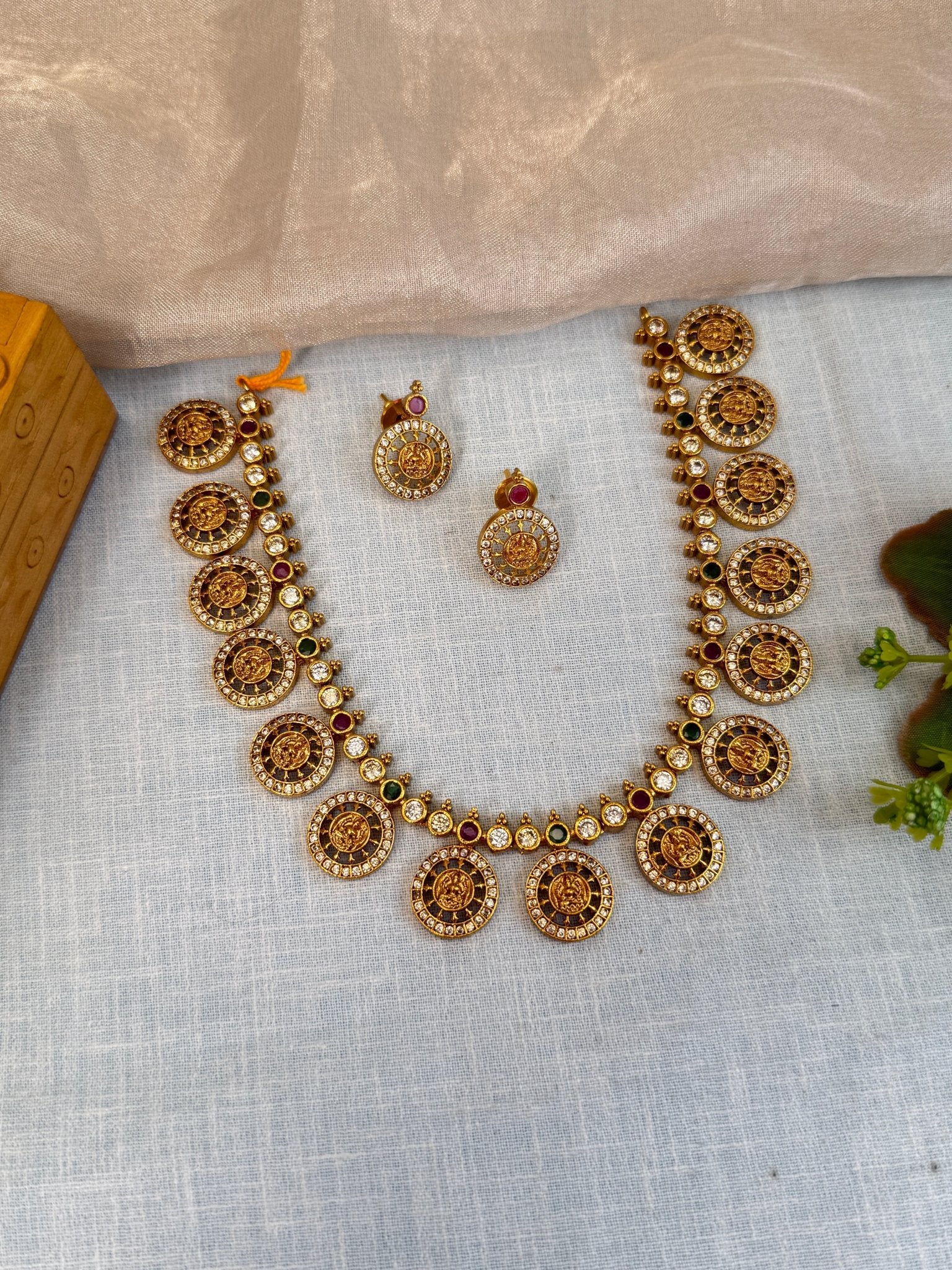 Royal Antique Kaasu White Stone Necklace Set 861 - Mahilas