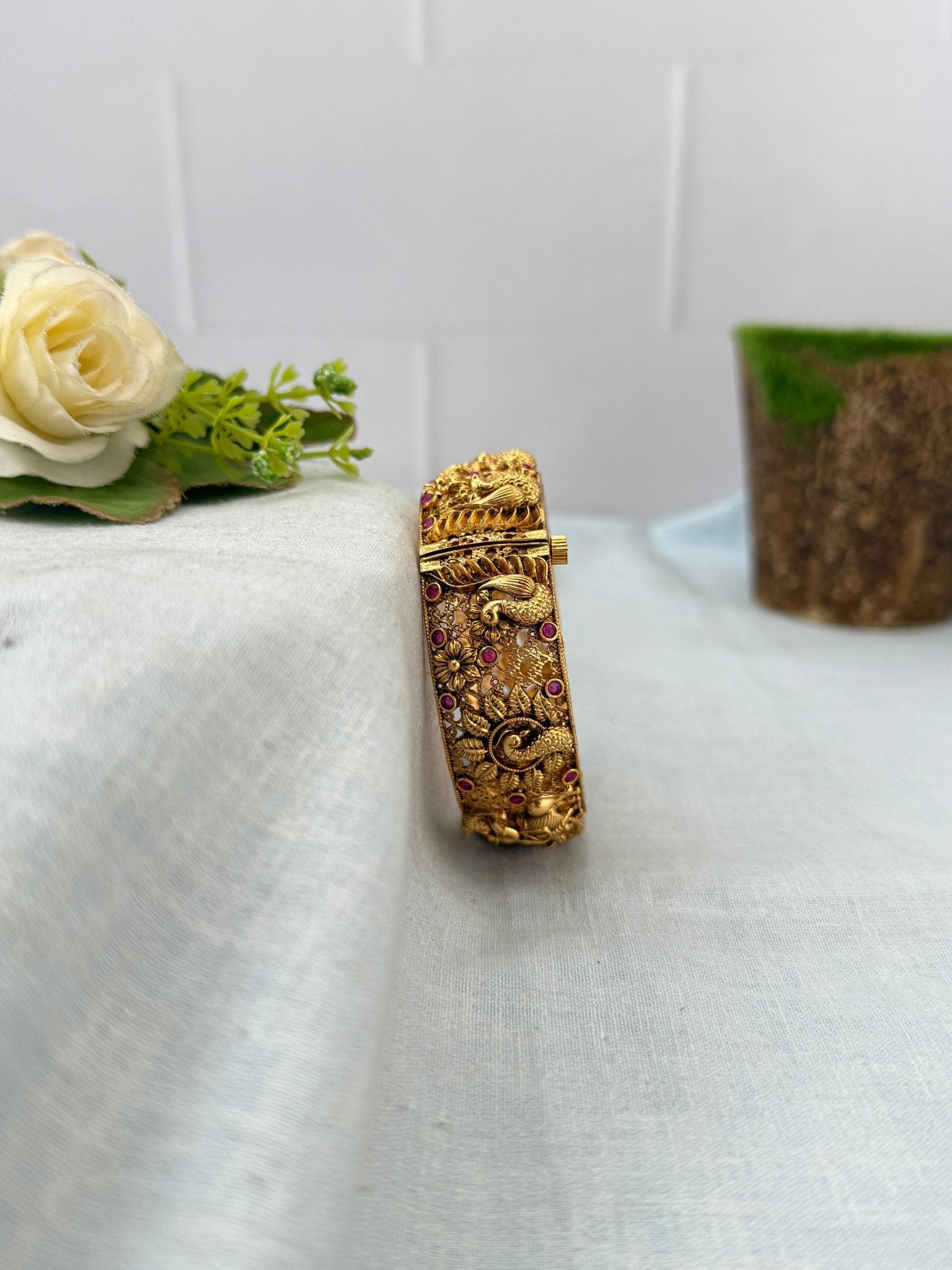 Royal Antique Kada Bangle 7186 - Mahilas