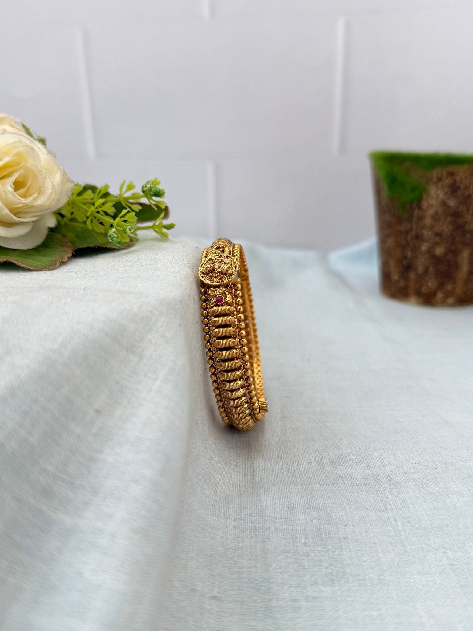 Royal Antique Kada Bangle 7190 - Mahilas
