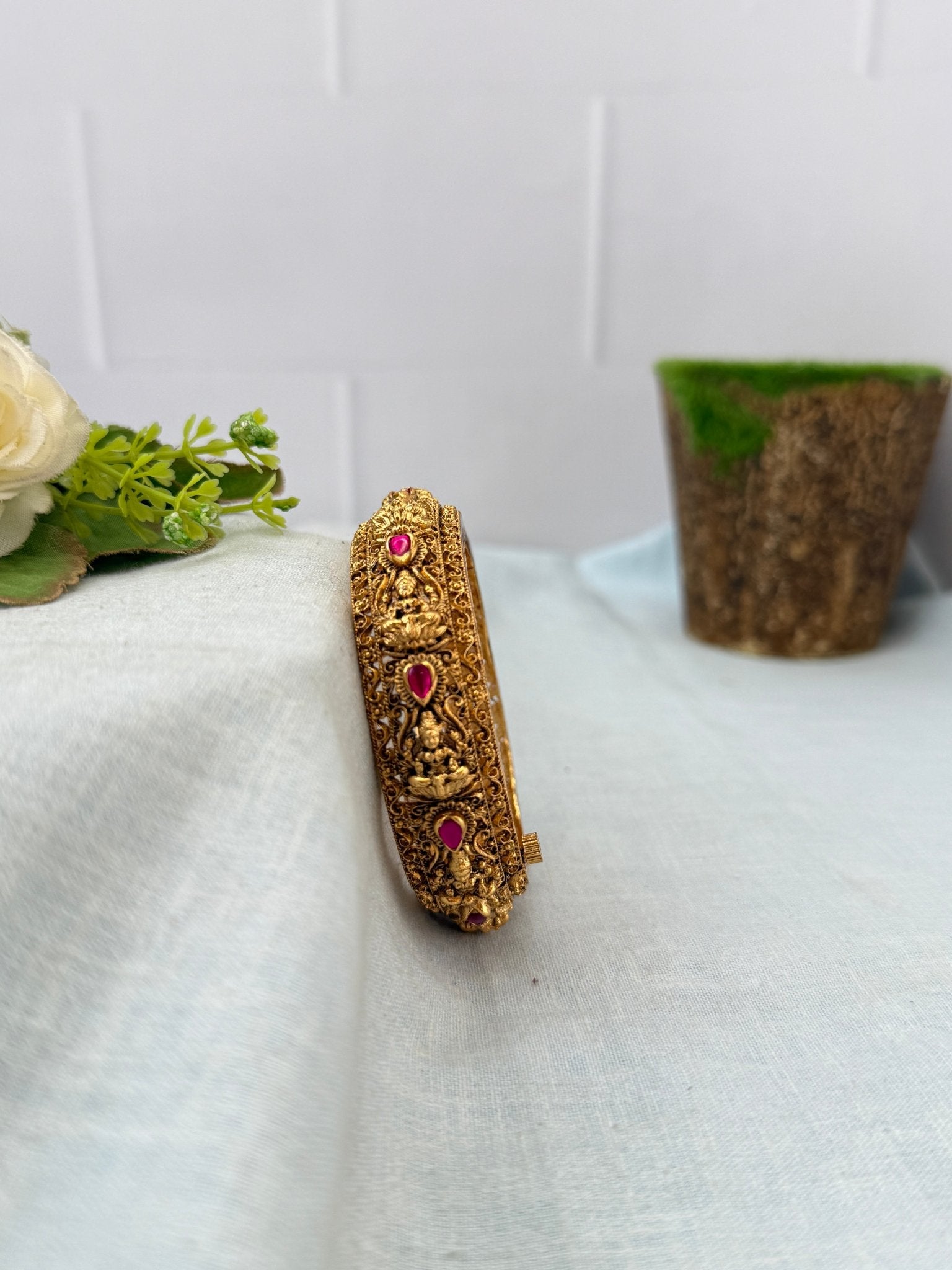 Royal Antique Kada Bangle 7197 - Mahilas