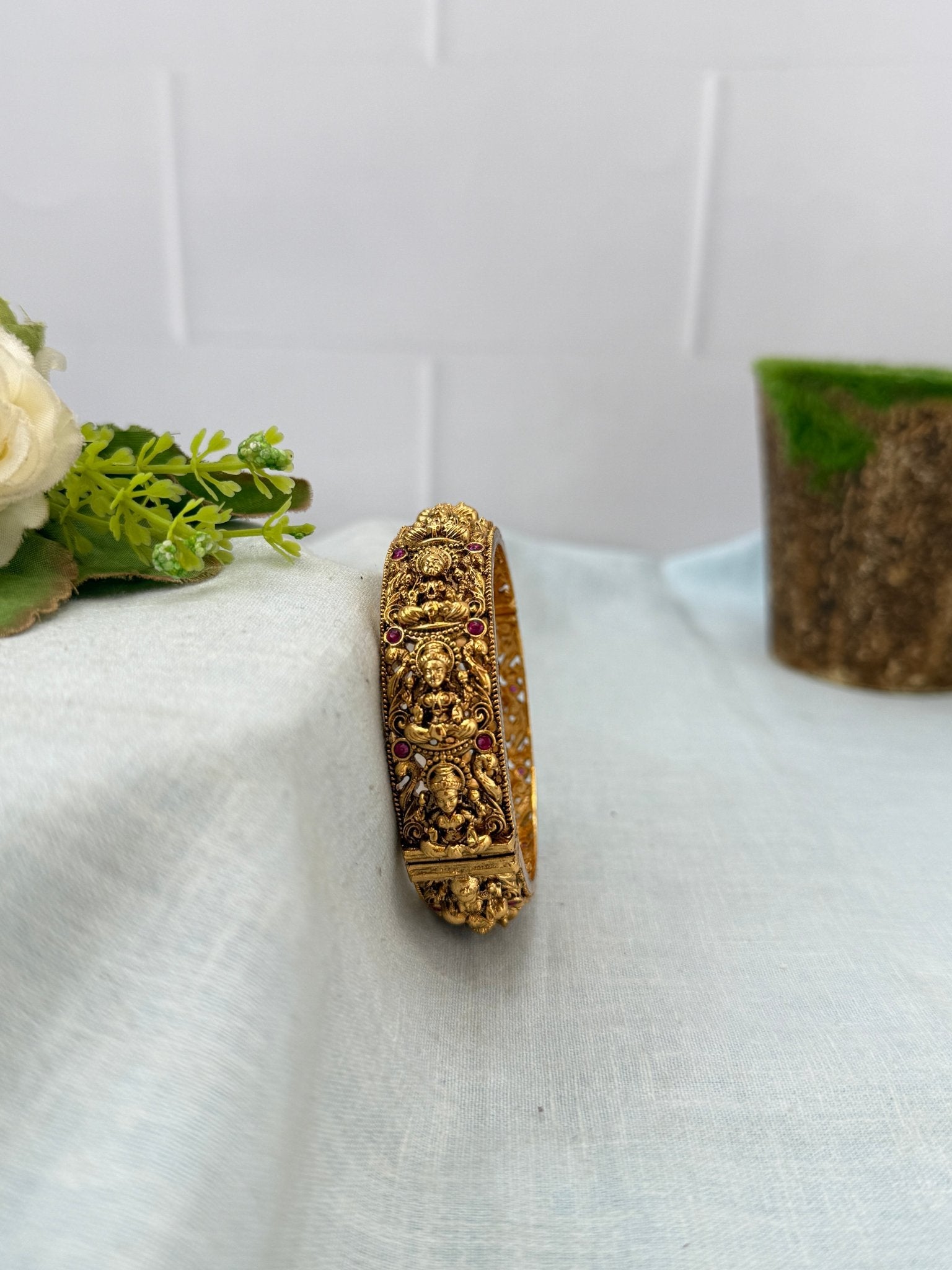 Royal Antique Kada Bangle 7199 - Mahilas