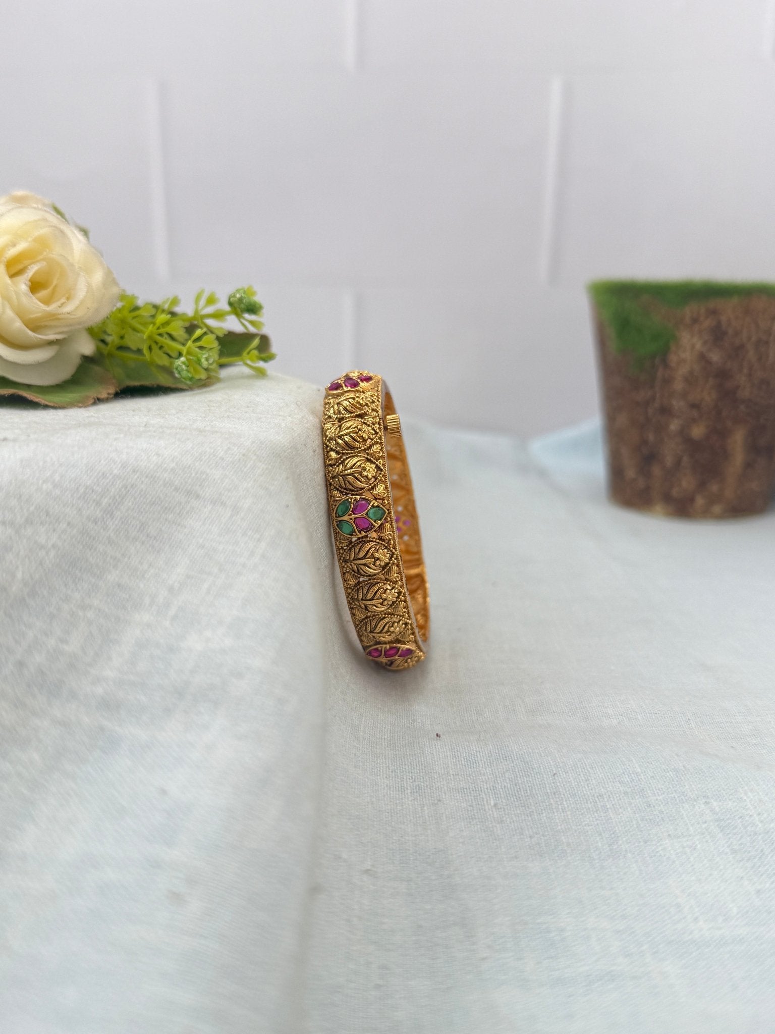 Royal Antique Kada Bangle 7204 - Mahilas