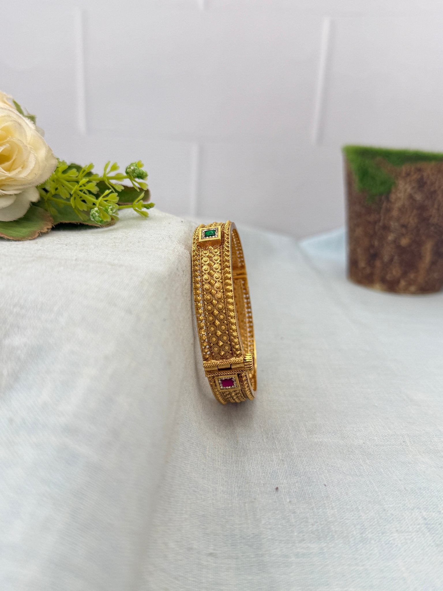 Royal Antique Kada Bangle 7213 - Mahilas