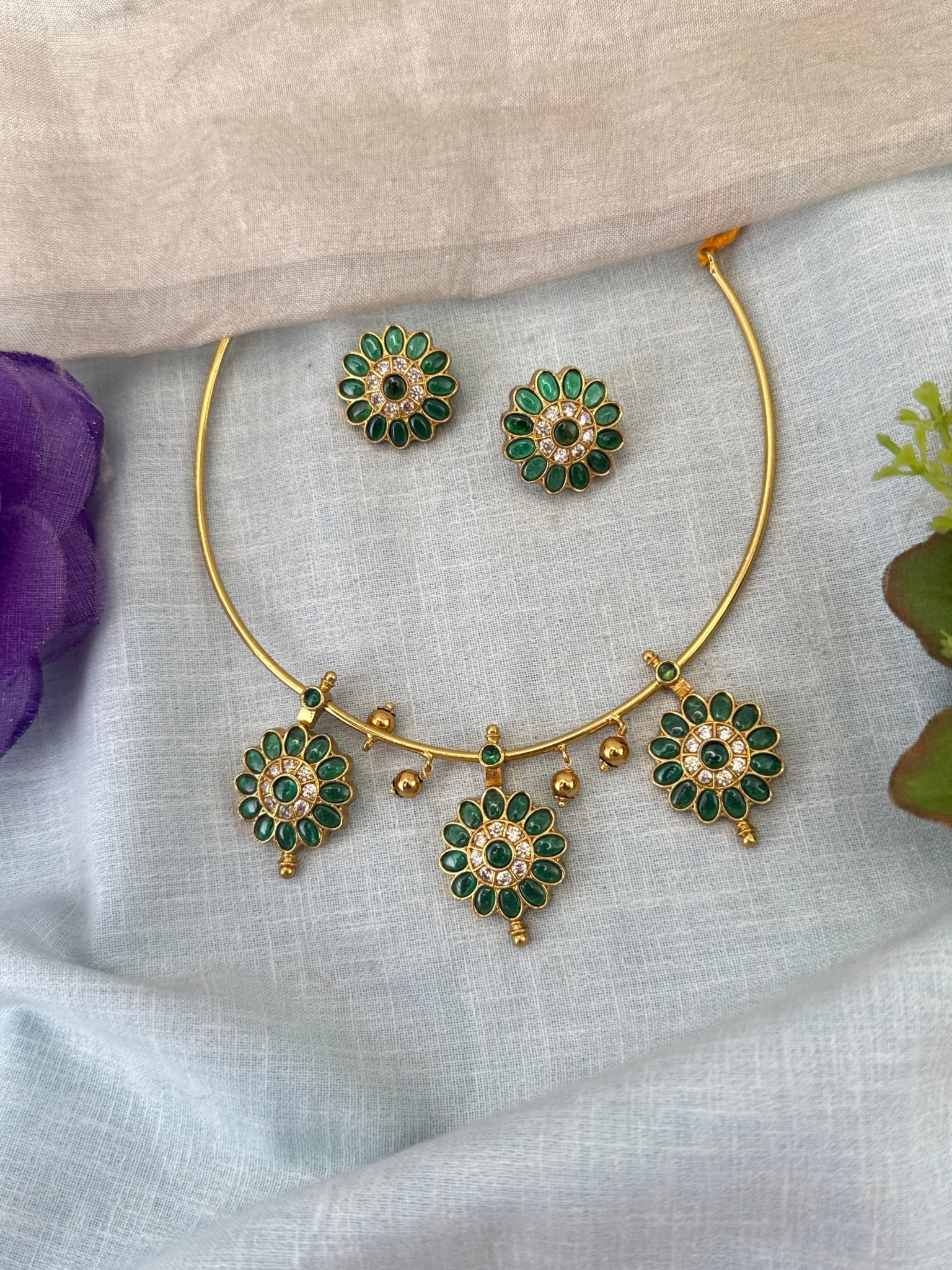 Royal Antique Kanti Short Necklace Set 1215 - Mahilas