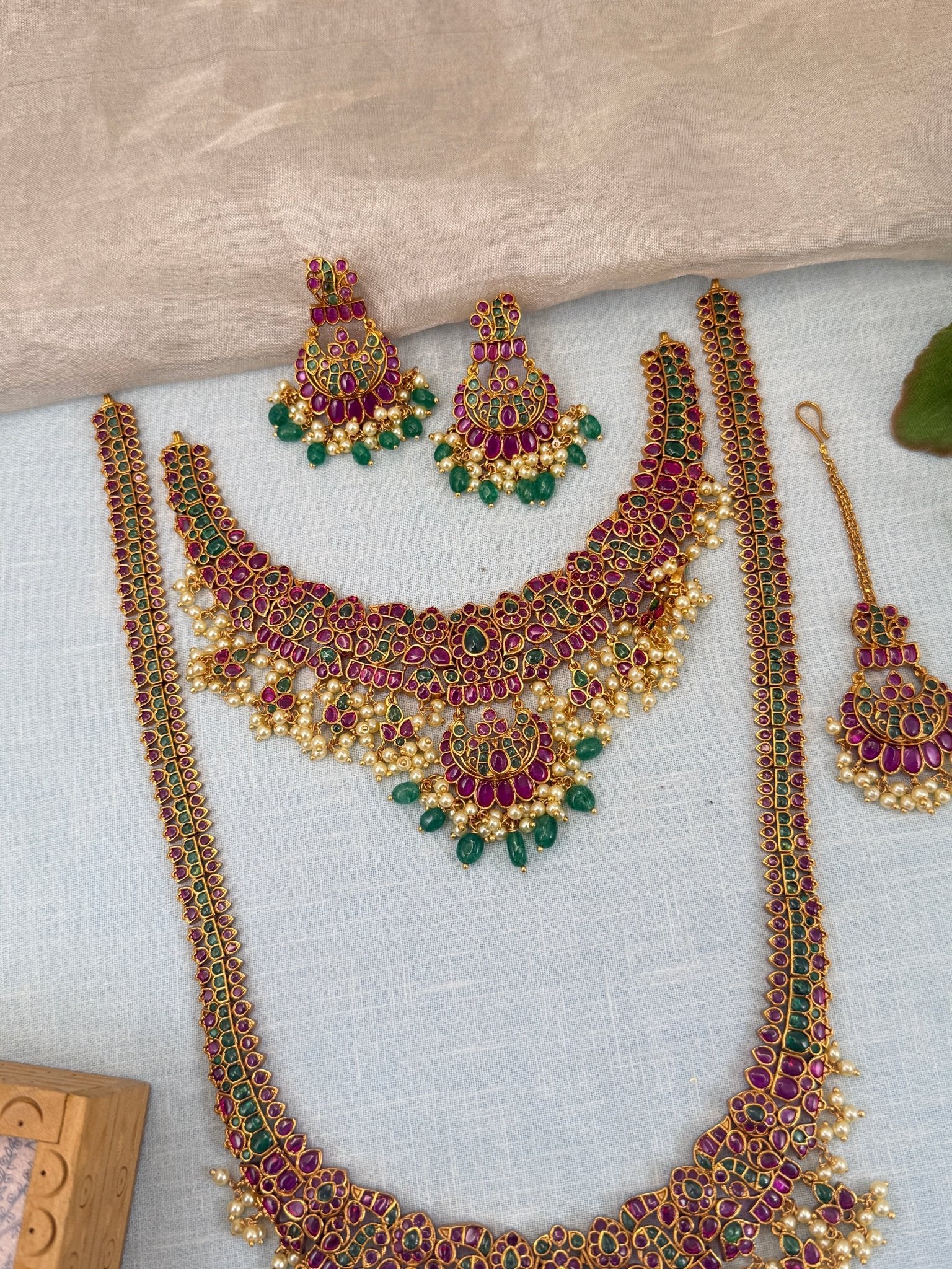 Royal Antique Kemp Stone Bridal Necklace Set 0507 - Mahilas