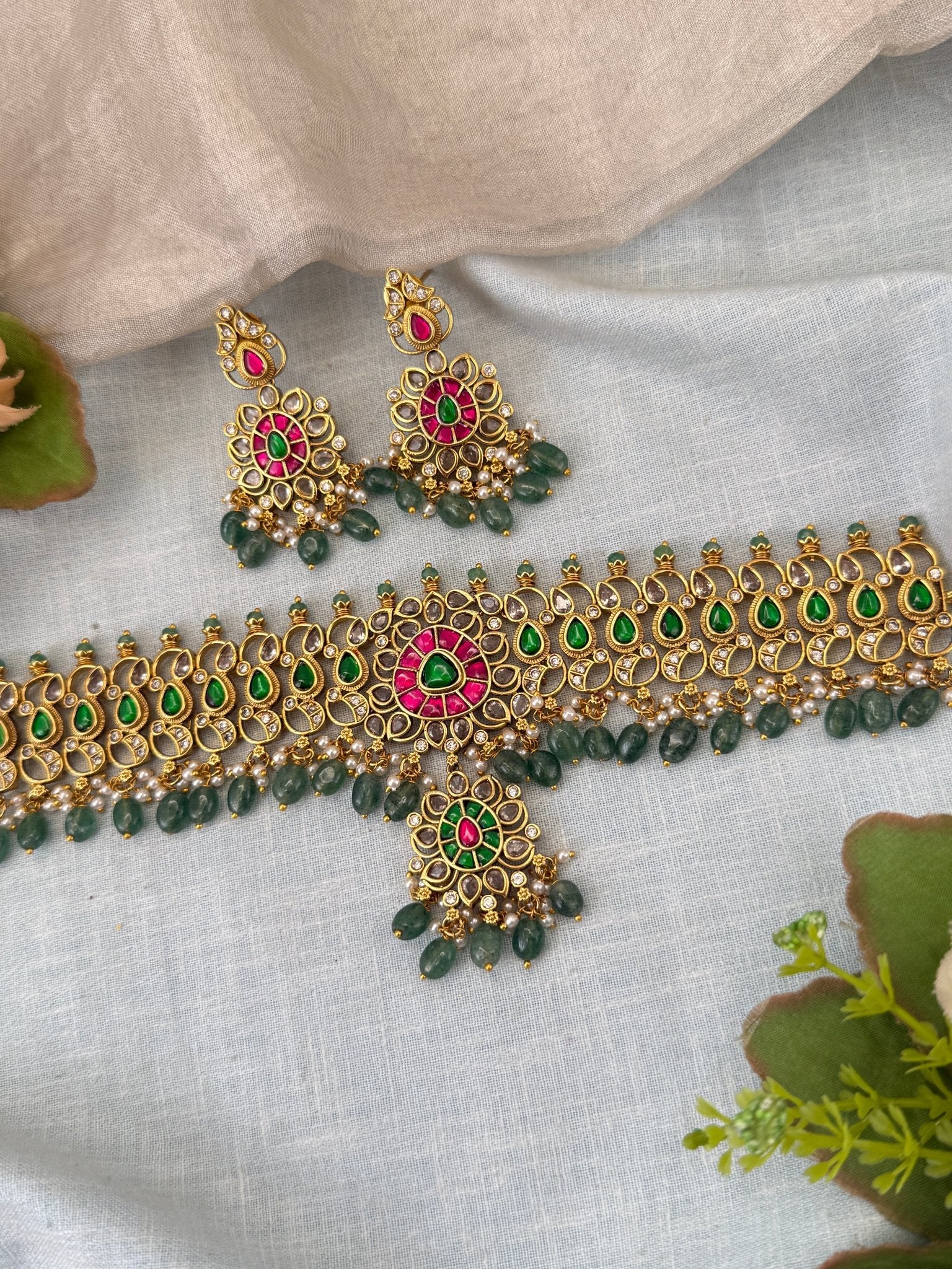 Royal Antique Kundan Choker Necklace Set 0963 - Mahilas