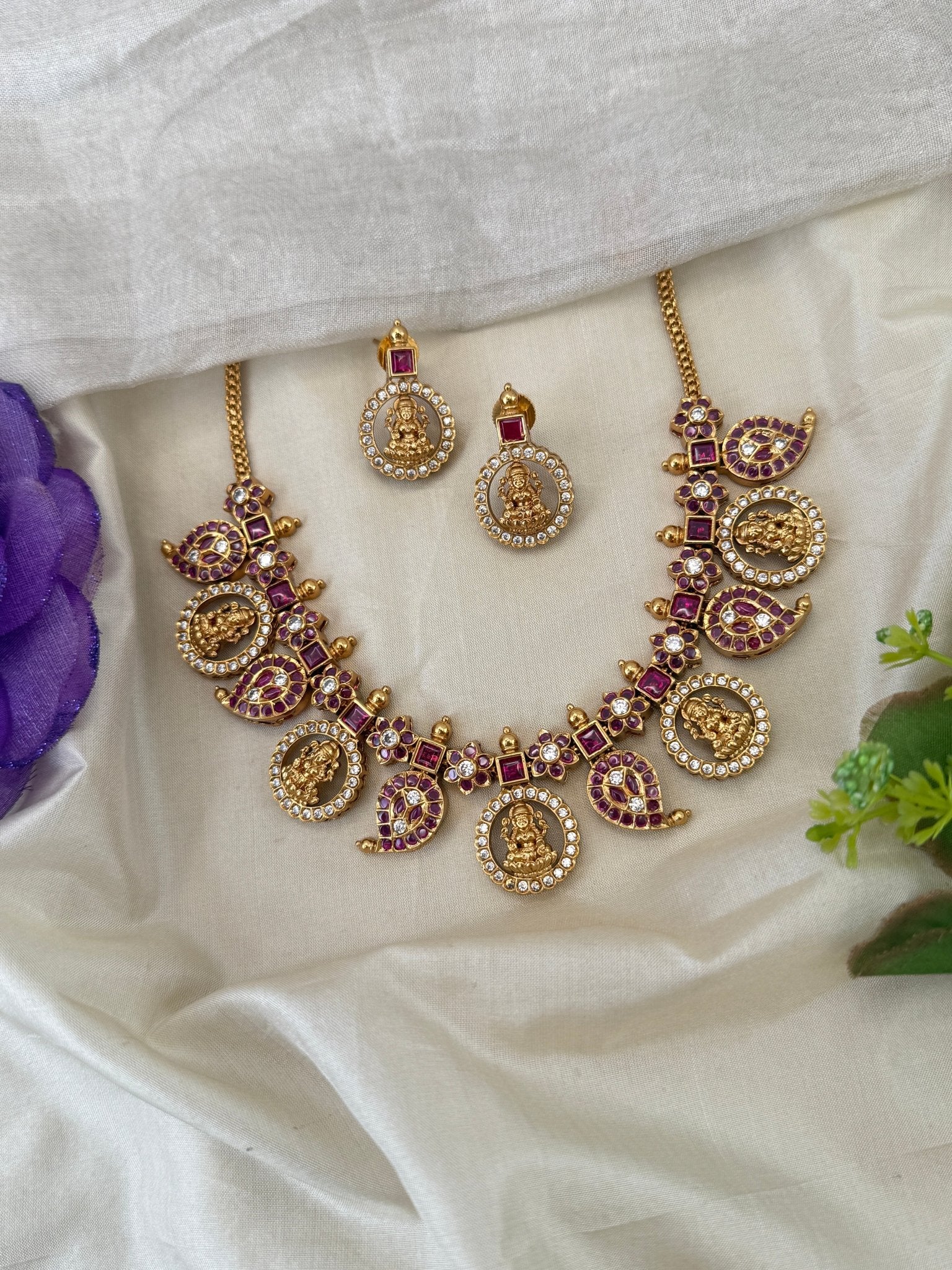 Royal Antique Lakshmi Mango Short Necklace Set 1217 - Mahilas