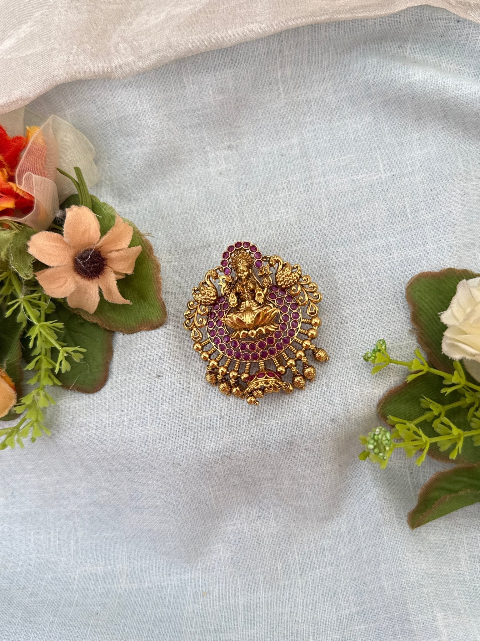 Royal Antique Lakshmi Pendant 332 - Mahilas