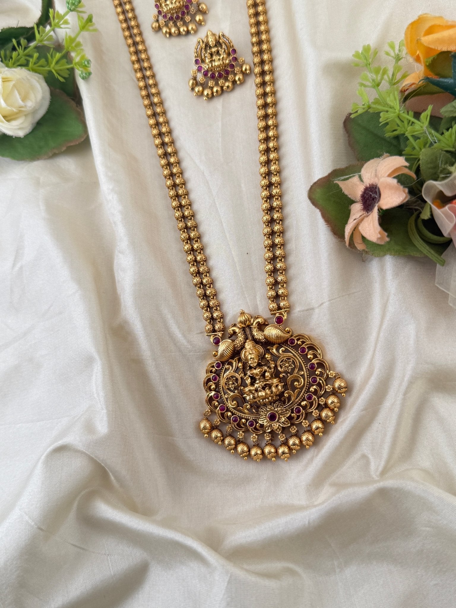 Royal Antique Lakshmi Pendant Long Necklace Set 1087 - Mahilas
