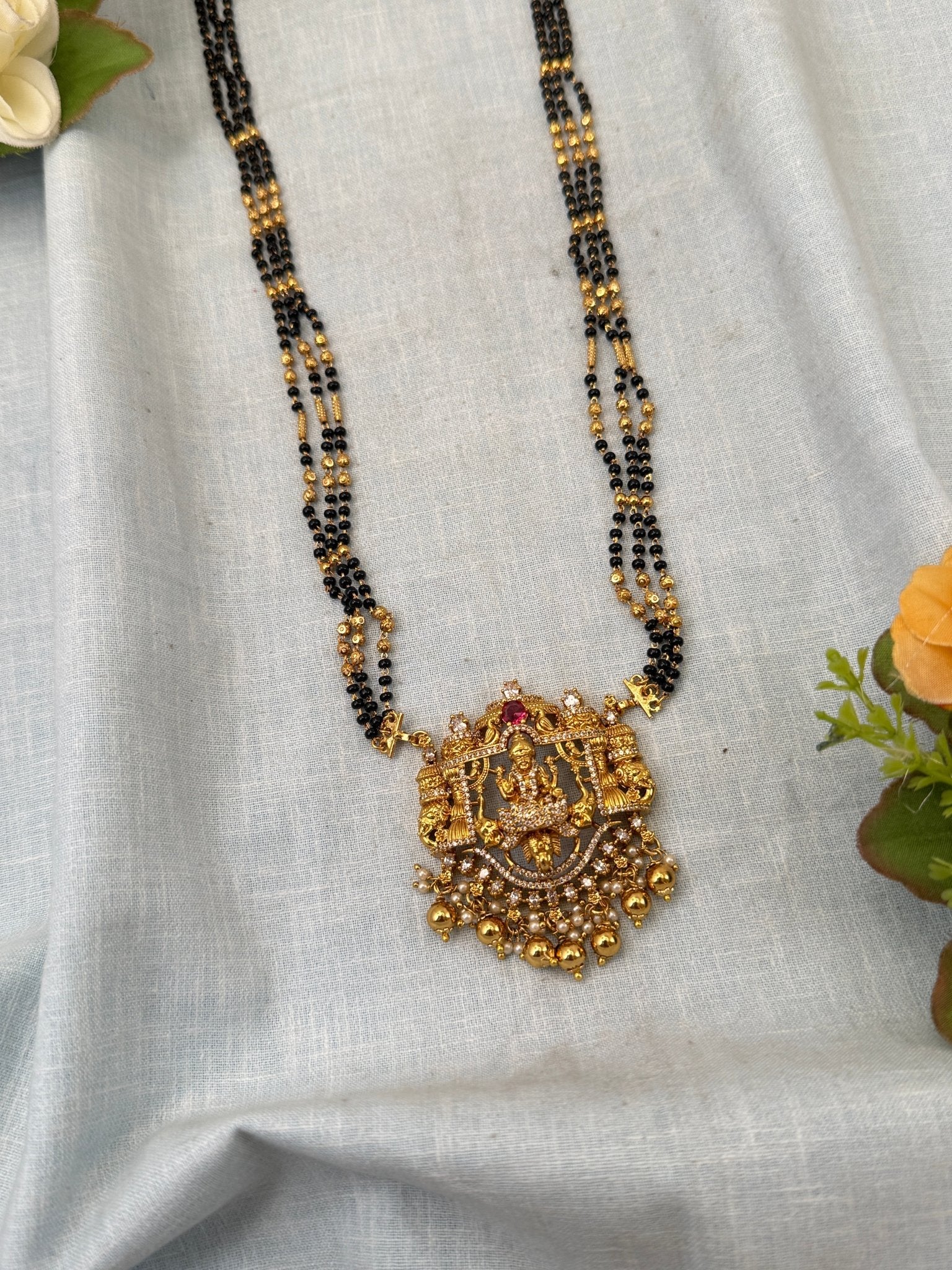 Royal Antique Lakshmi Pendant Mangalya Chain Set 0485 - Mahilas
