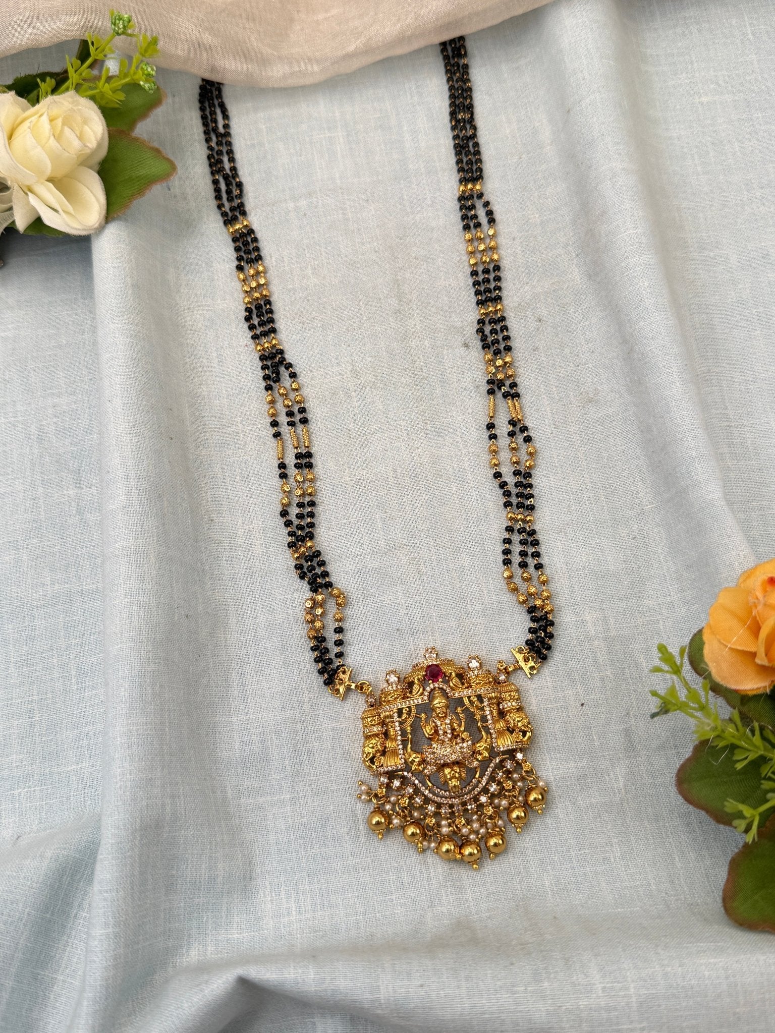 Royal Antique Lakshmi Pendant Mangalya Chain Set 0485 - Mahilas