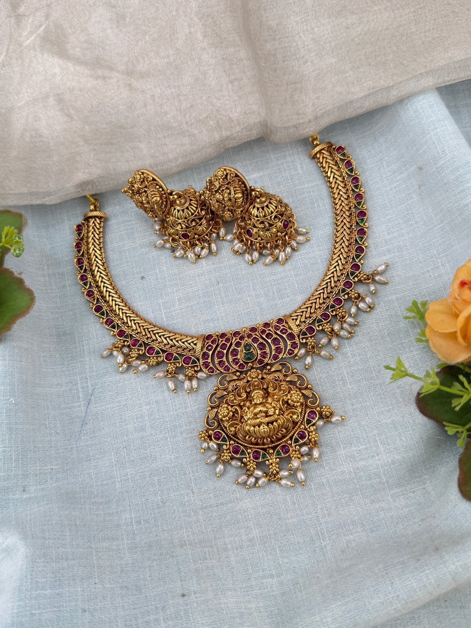 Royal Antique Lakshmi Pendant Short Necklace Set 1193 - Mahilas