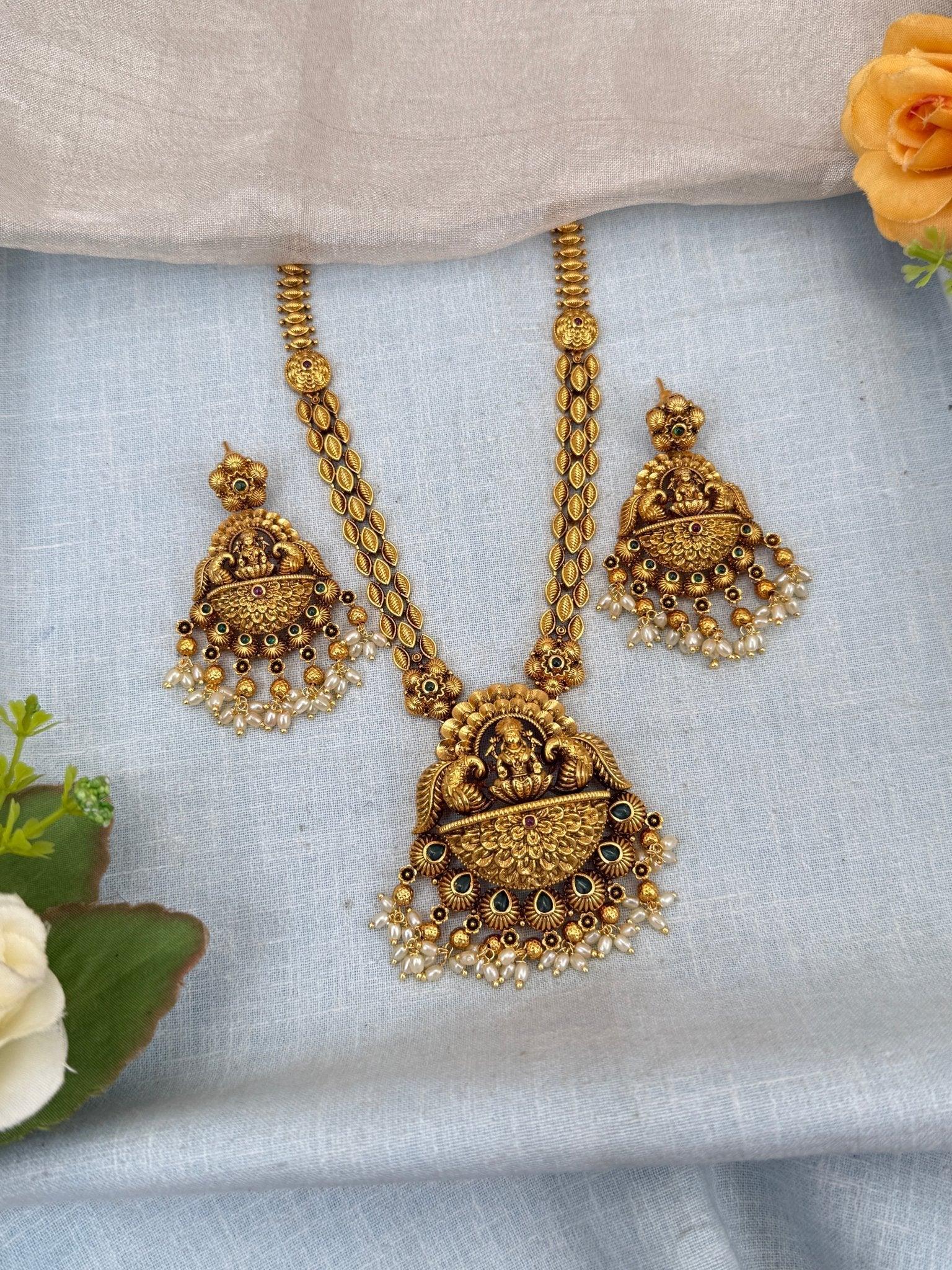 Royal Antique Lakshmi Short Necklace Set 0123 - Mahilas