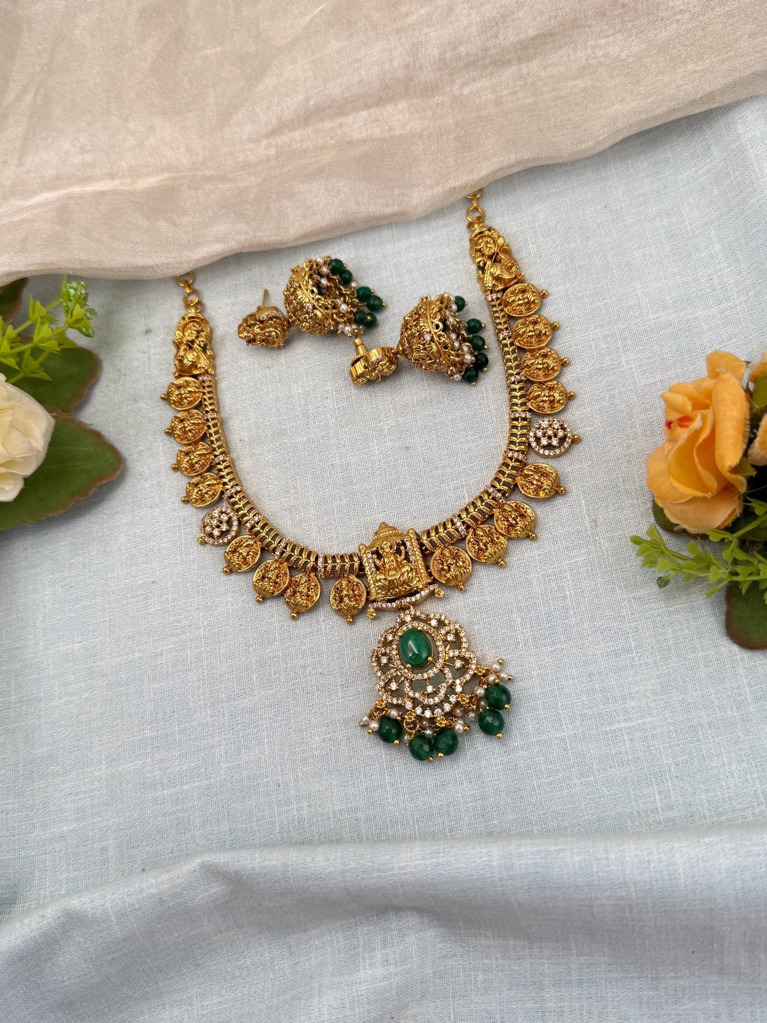Royal Antique Lakshmi Short Necklace Set 0745 - Mahilas