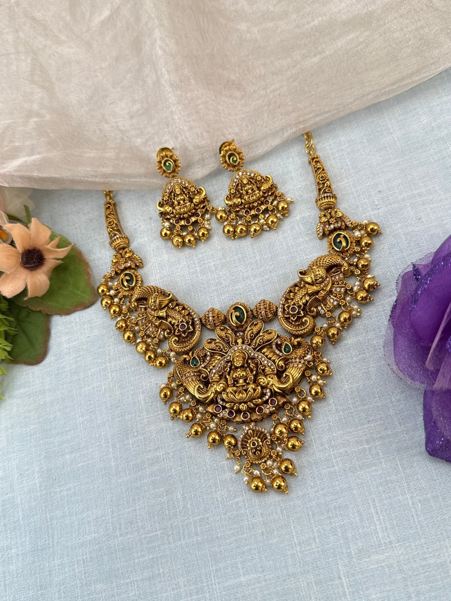 Royal Antique Lakshmi Short Necklace Set 0924 - Mahilas
