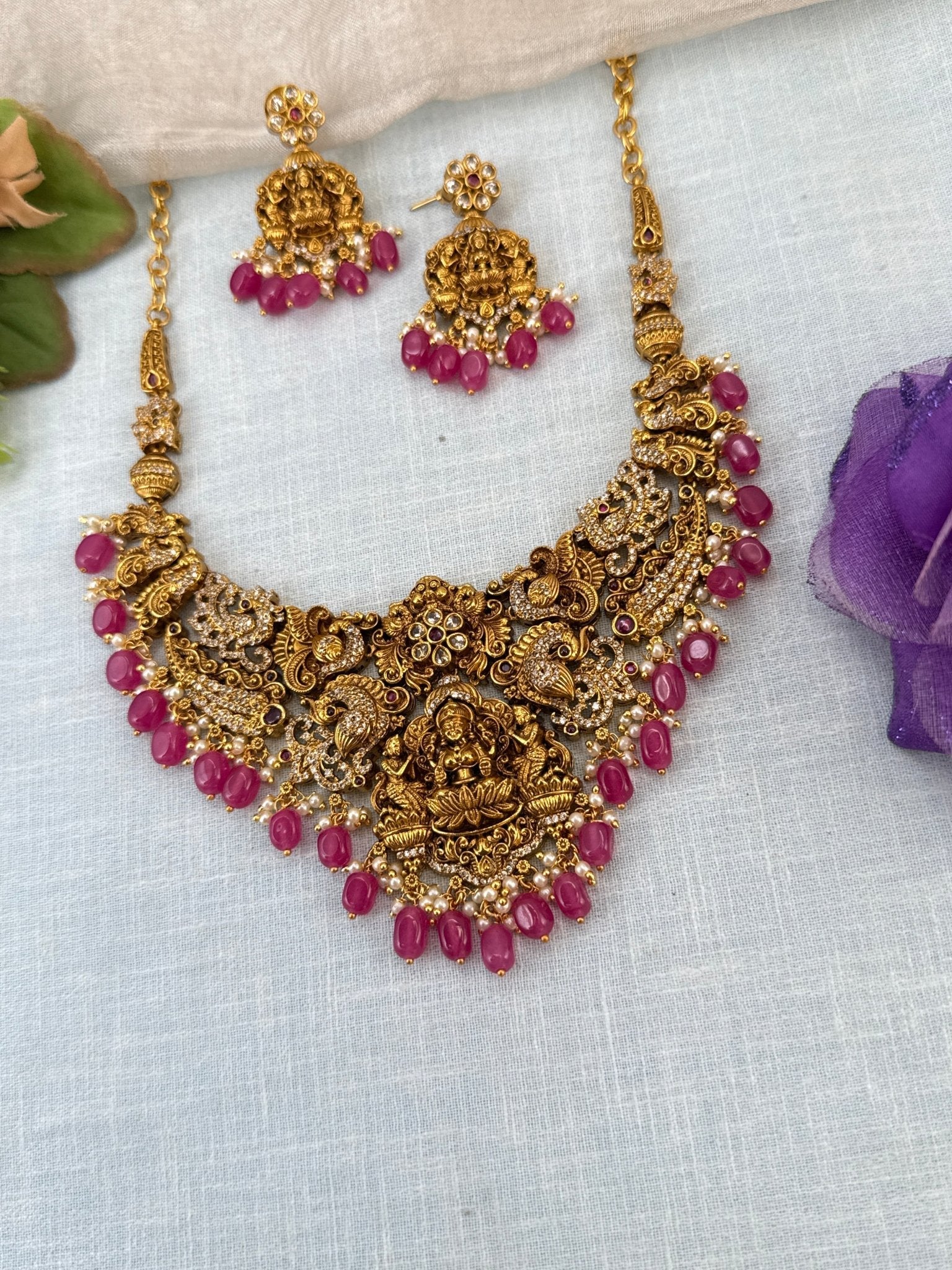 Royal Antique Lakshmi Short Necklace Set 0925 - Mahilas