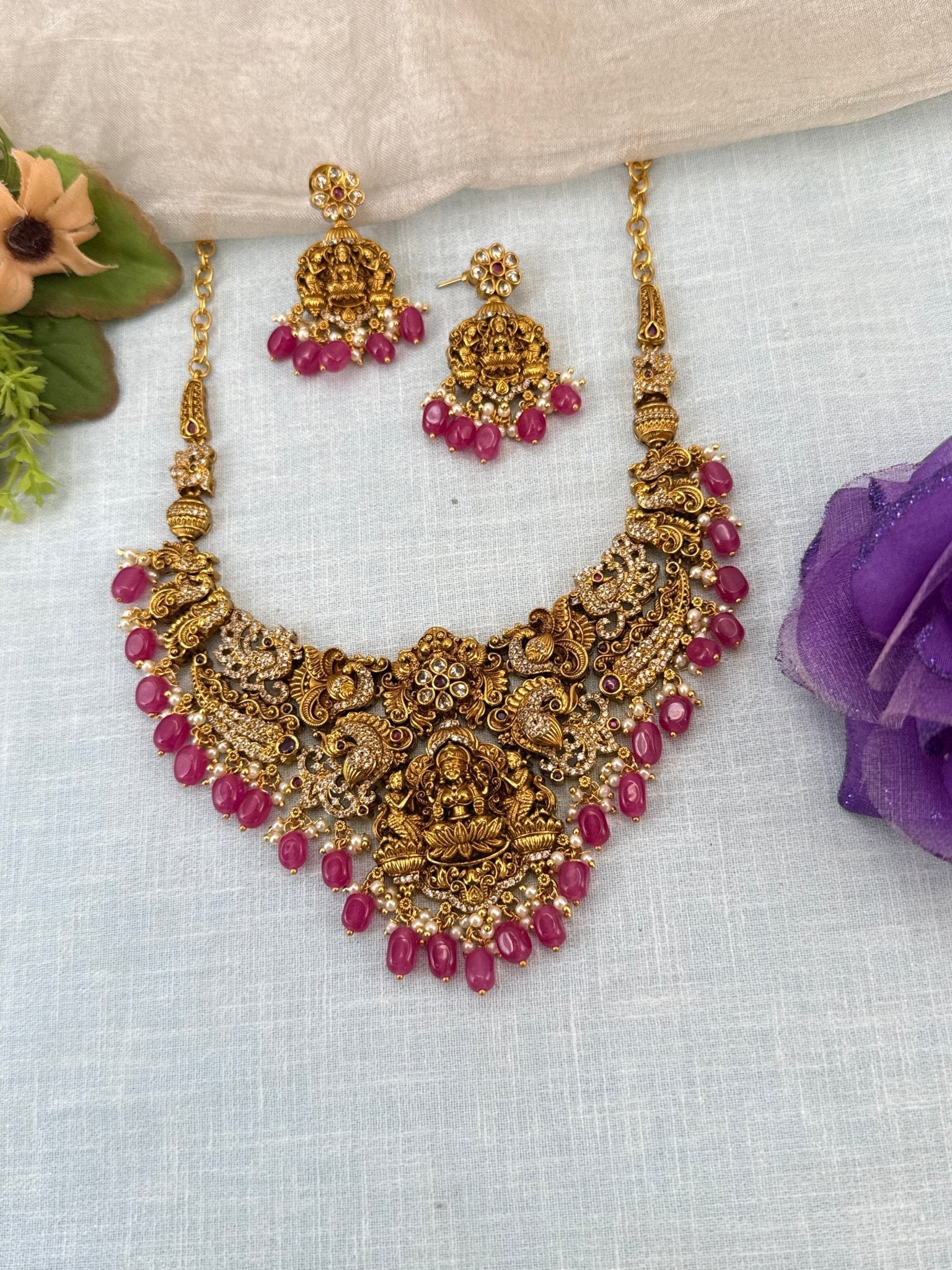Royal Antique Lakshmi Short Necklace Set 0925 - Mahilas