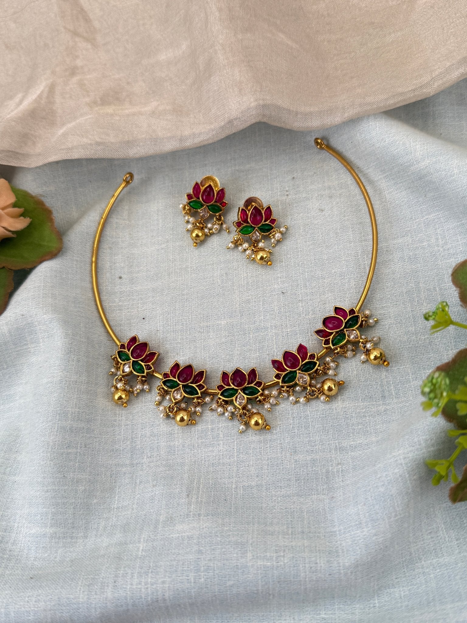 Royal Antique Lotus Kanti Short Necklace Set 0957 - Mahilas