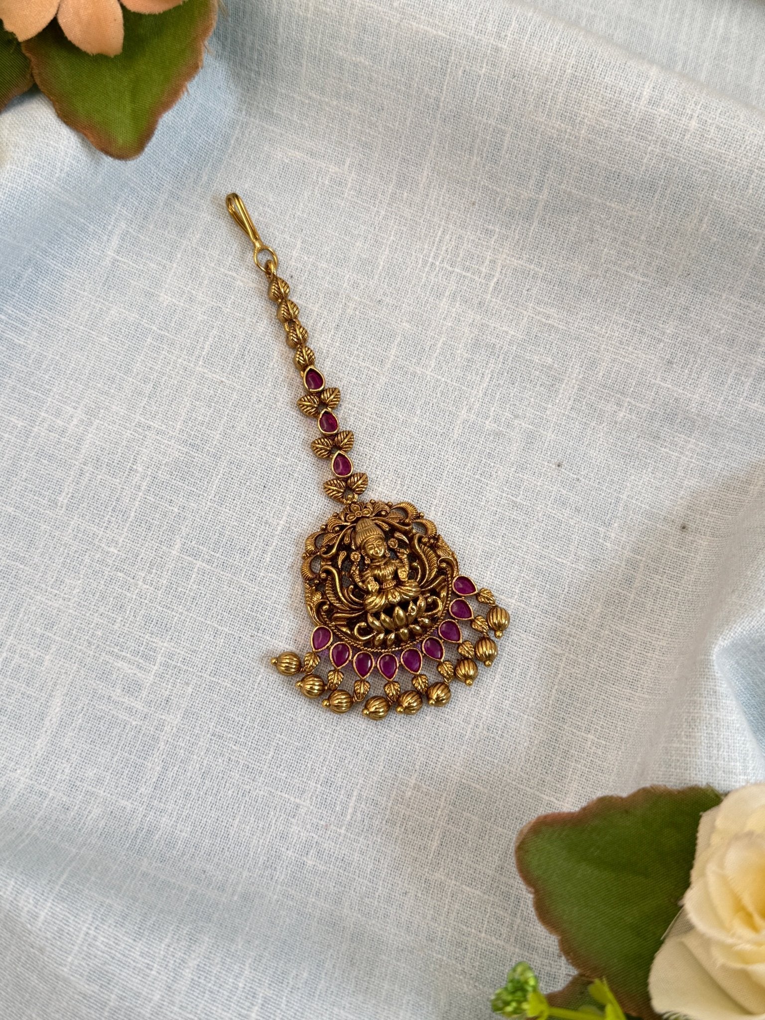 Royal Antique Maang Tikka 240 - Mahilas