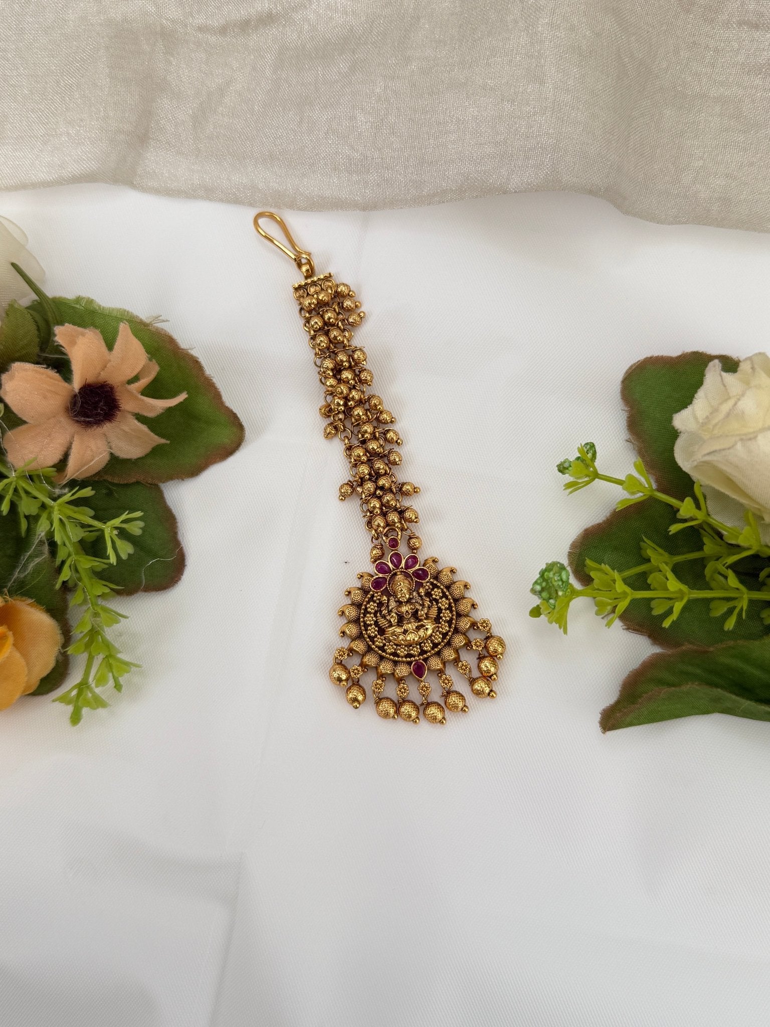 Royal Antique Maang Tikka 560 - Mahilas