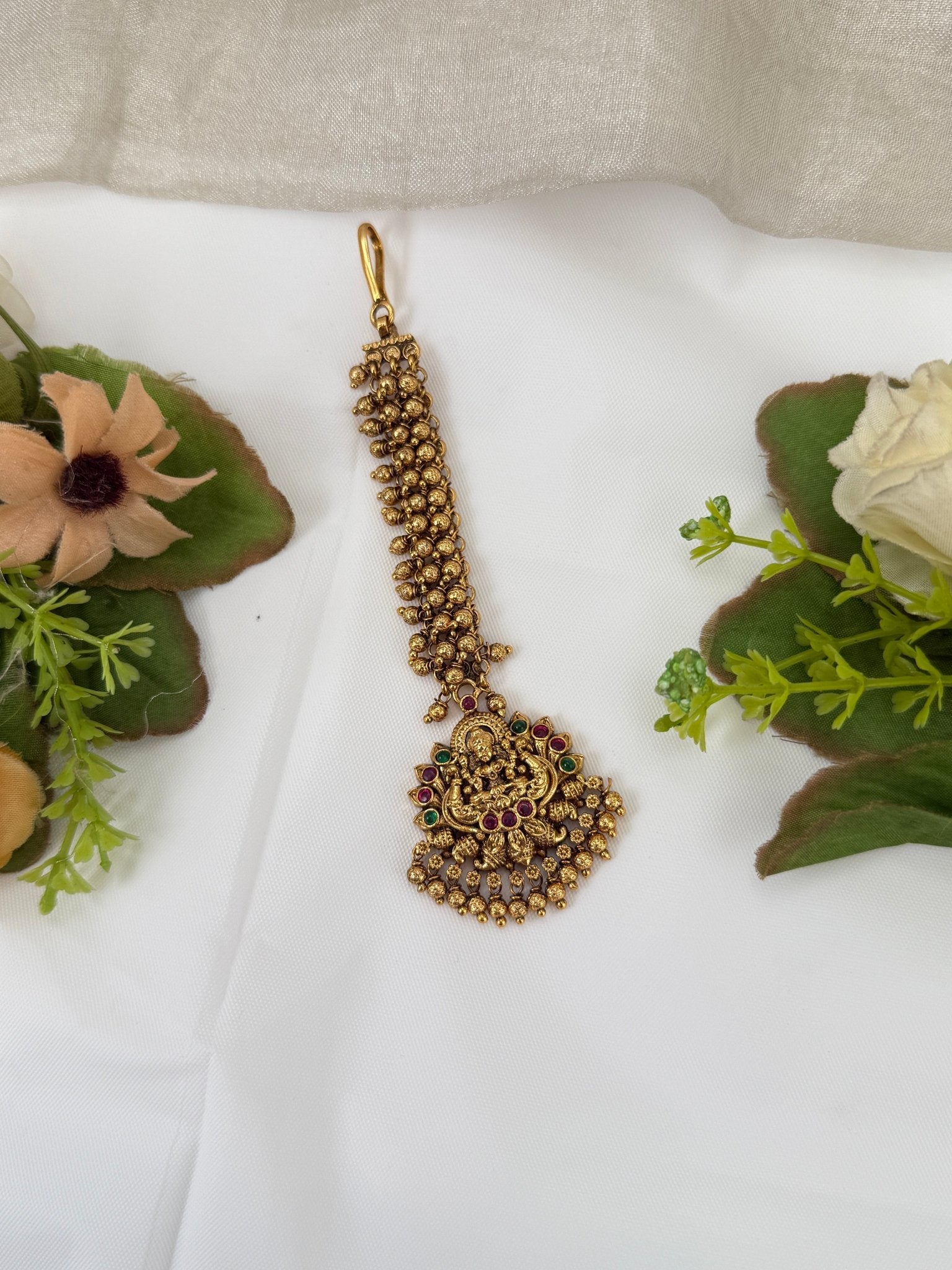 Royal Antique Maang Tikka 562 - Mahilas