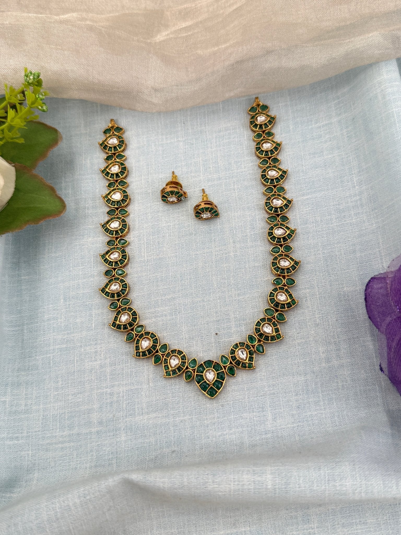 Royal Antique Mango Short Necklace Set 0635 - Mahilas