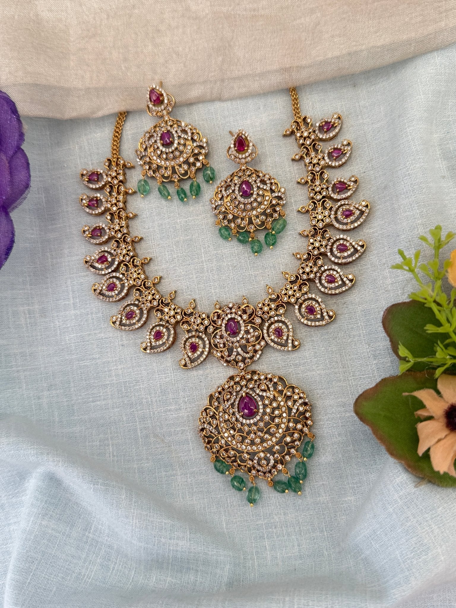 Royal Antique Mango Stone Pendant Short Necklace Set 1208 - Mahilas