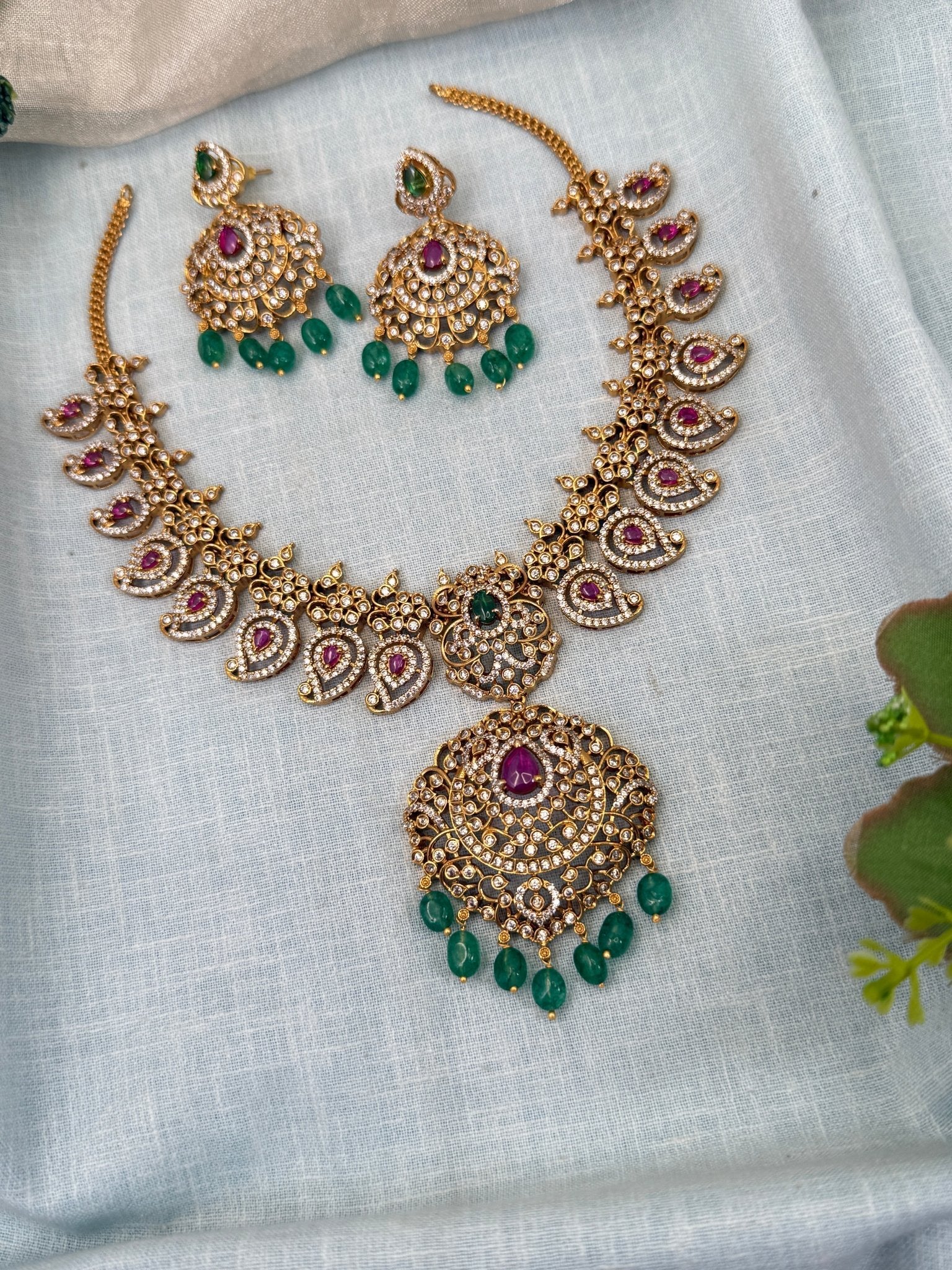 Royal Antique Mango Stone Short Necklace Set 0382 - Mahilas