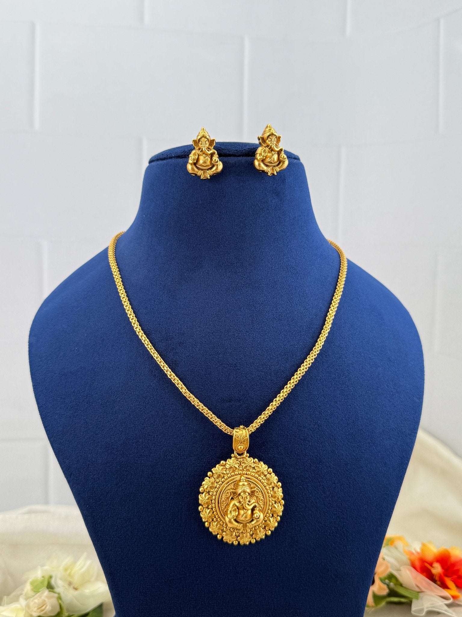 Royal Antique Pendant Necklace Set 754 - Mahilas