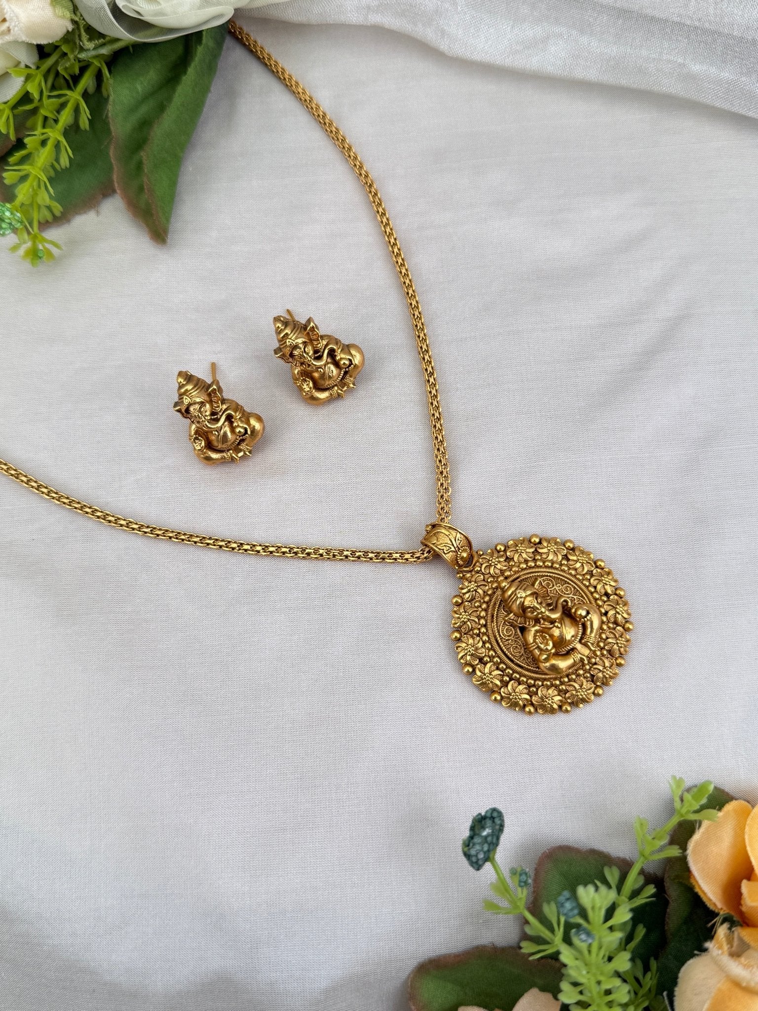 Royal Antique Pendant Necklace Set 754 - Mahilas